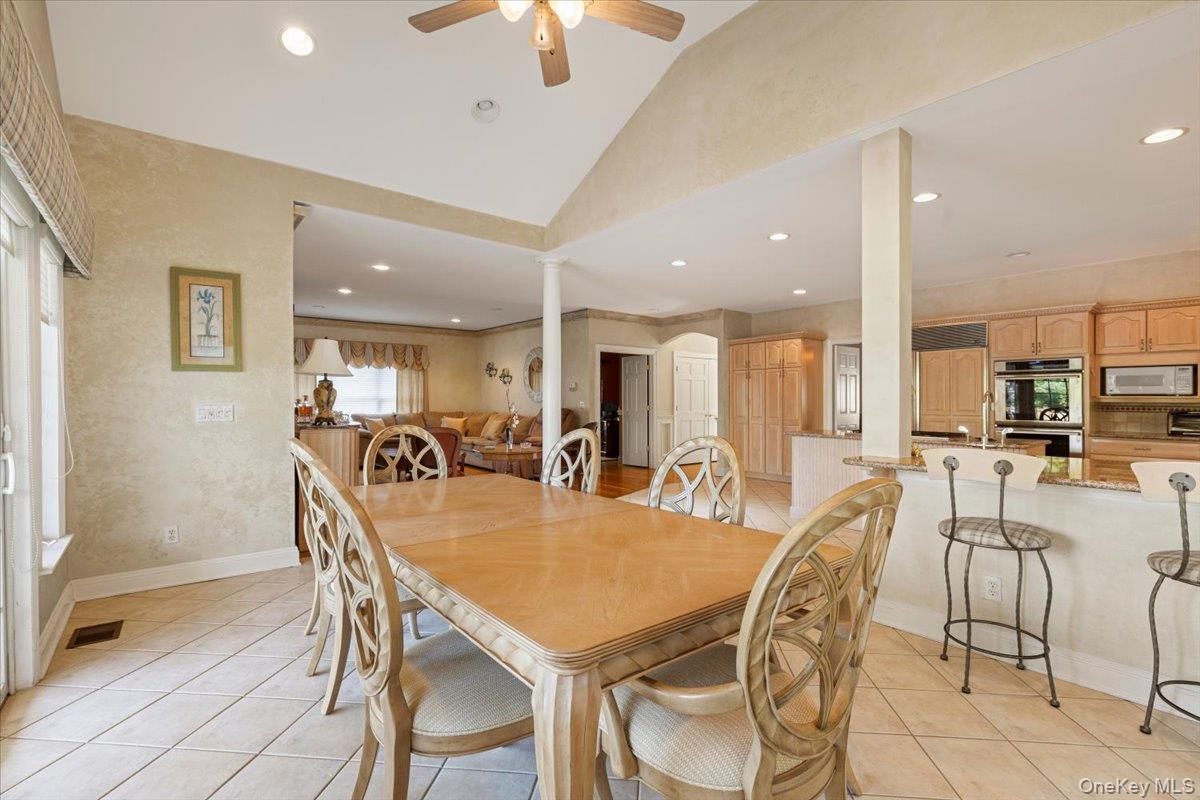 Scarsdale, New York, 10583, United States, 4 Bedrooms Bedrooms, ,4 BathroomsBathrooms,Residential,Active,1951822