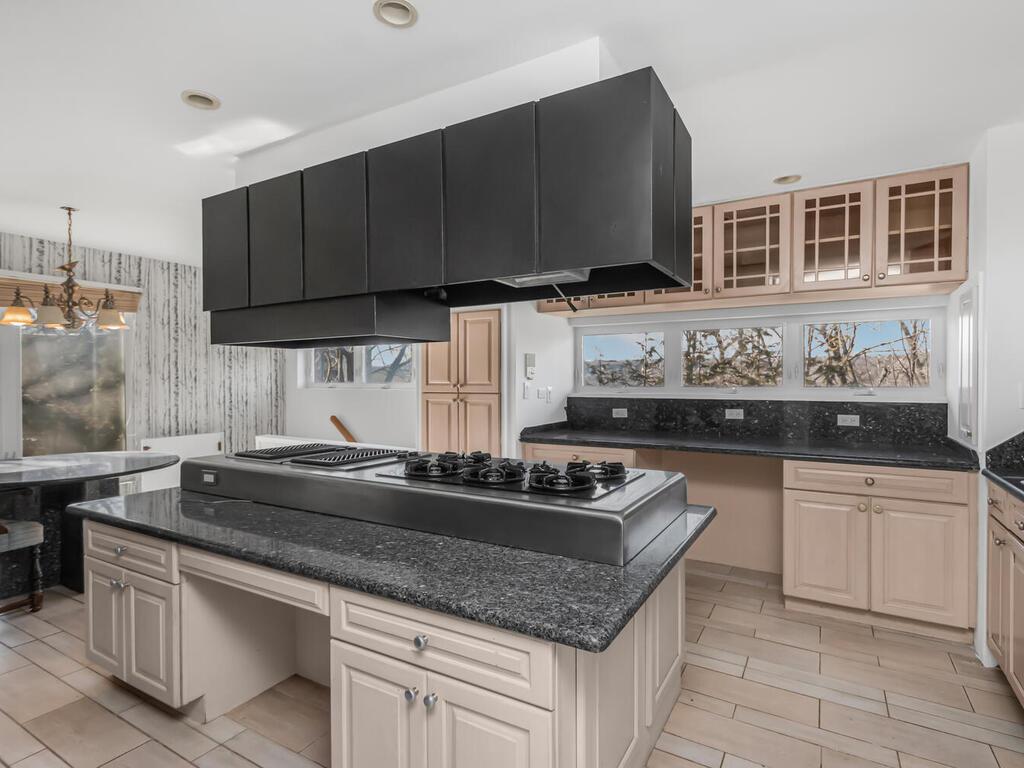 Bronx, New York, 10471, United States, 4 Bedrooms Bedrooms, ,3 BathroomsBathrooms,Residential,Active,1764906
