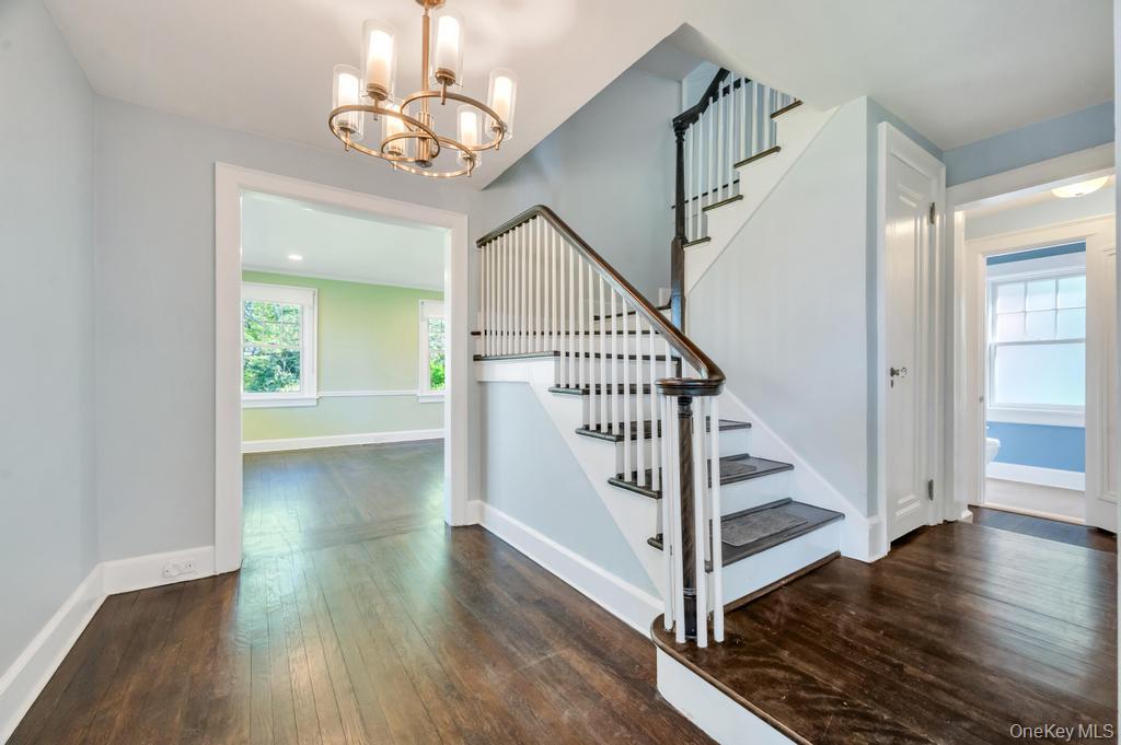 White Plains, New York, 10605, United States, 5 Bedrooms Bedrooms, ,4 BathroomsBathrooms,Residential,Pending,2045677