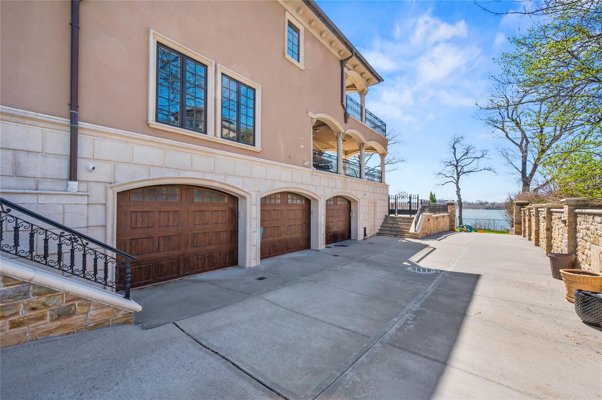 Malba, New York, 11357, United States, 5 Bedrooms Bedrooms, ,7 BathroomsBathrooms,Residential,Active,1761248