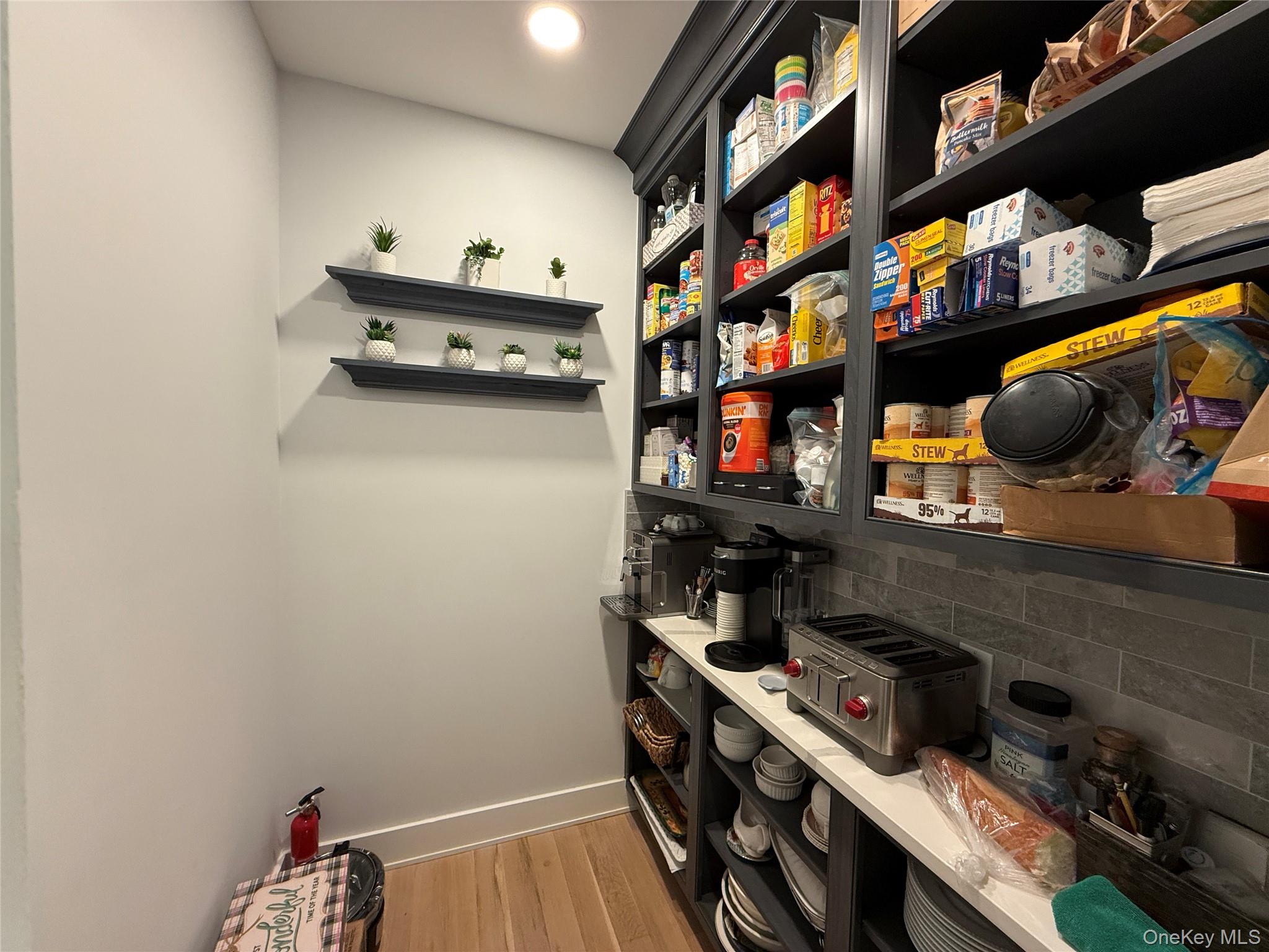 Poughquag, New York, 12570, United States, 3 Bedrooms Bedrooms, ,3 BathroomsBathrooms,Residential,Active,1944284