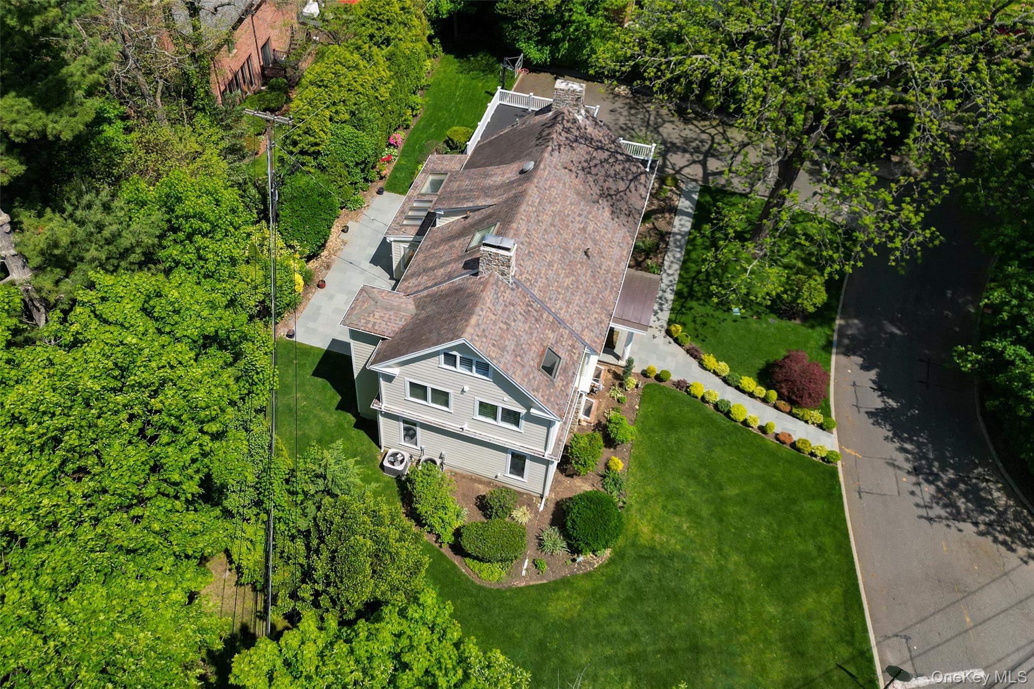 Great Neck, New York, 11021, United States, 5 Bedrooms Bedrooms, ,4 BathroomsBathrooms,Residential,Active,1885010