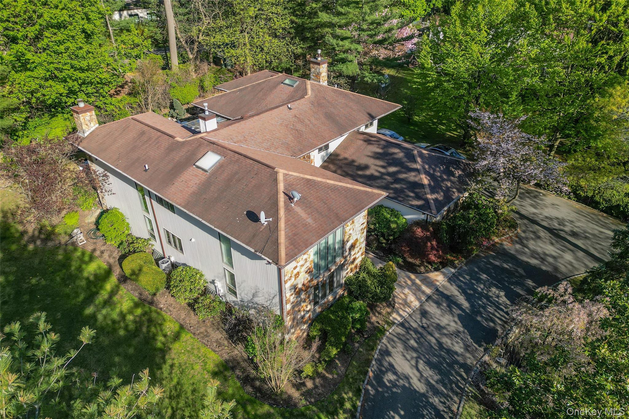 Manhasset, New York, 11030, United States, 5 Bedrooms Bedrooms, ,6 BathroomsBathrooms,Residential,Active,1788462