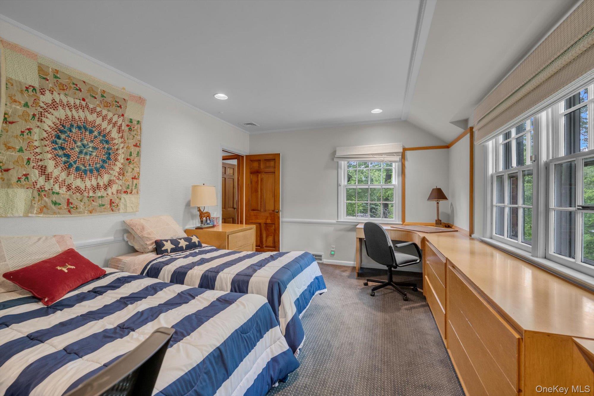 Great Neck, New York, 11021, United States, 5 Bedrooms Bedrooms, ,6 BathroomsBathrooms,Residential,Active,1824539