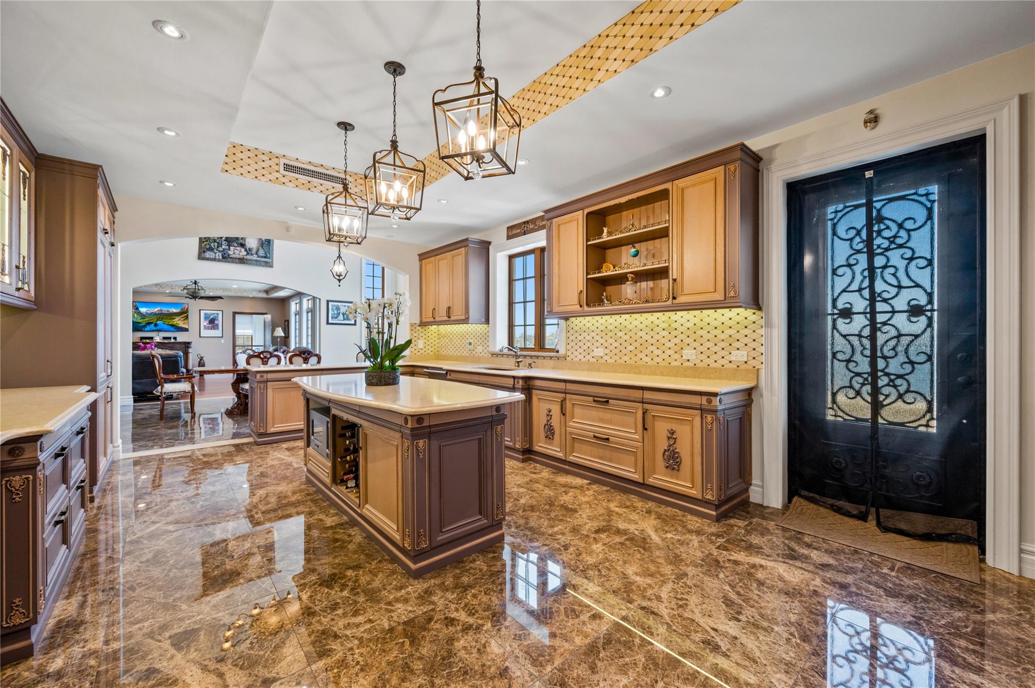 Malba, New York, 11357, United States, 5 Bedrooms Bedrooms, ,7 BathroomsBathrooms,Residential,Active,1761248