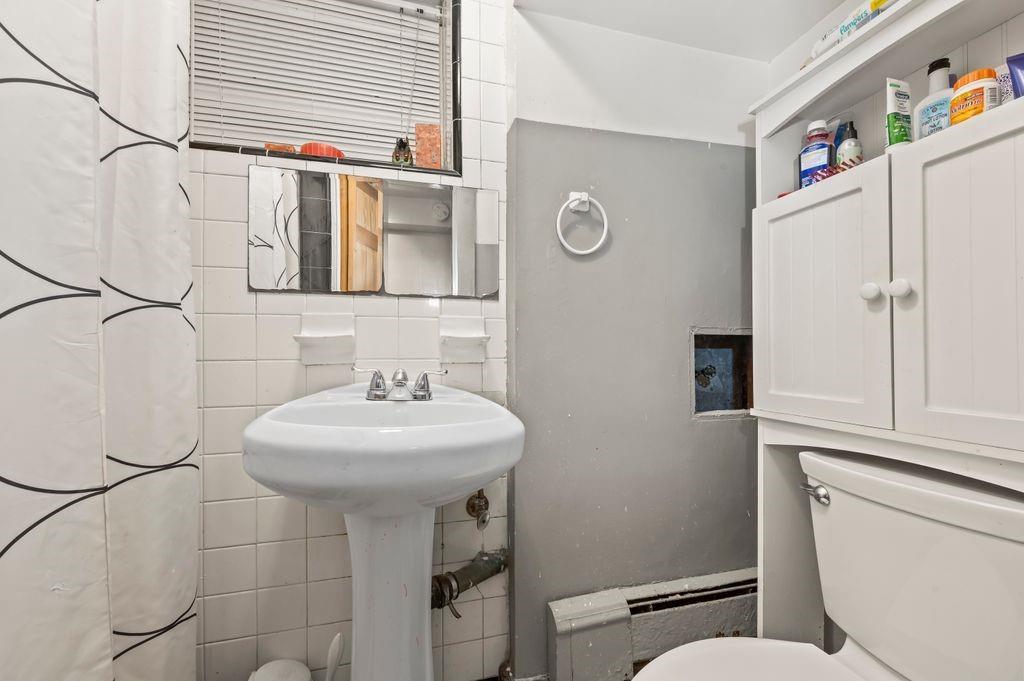 Brooklyn, New York, 11204, United States, 10 Bedrooms Bedrooms, ,6 BathroomsBathrooms,Residential,Active,1710730