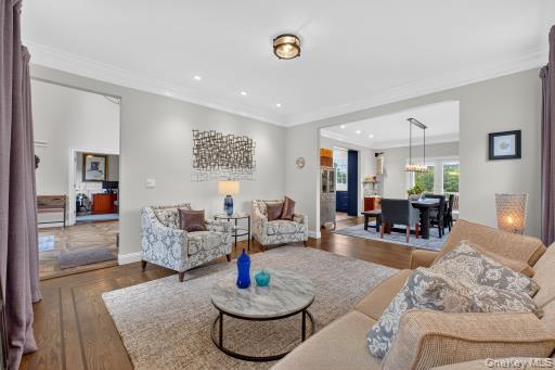 Mahopac, New York, 10541, United States, 4 Bedrooms Bedrooms, ,6 BathroomsBathrooms,Residential,Active,1945090