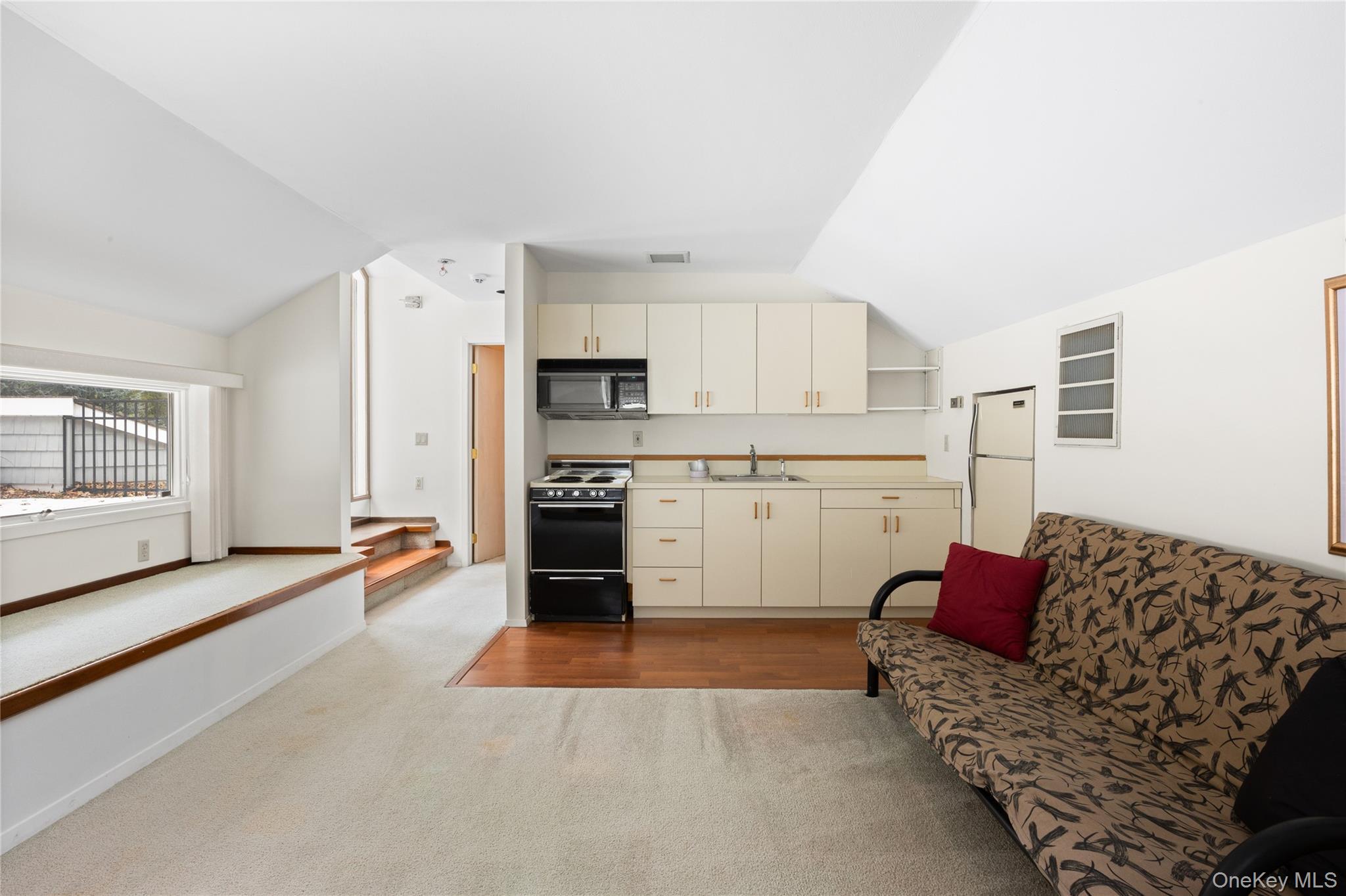 Saint James, New York, 11780, United States, 6 Bedrooms Bedrooms, ,5 BathroomsBathrooms,Residential,Active,1988457