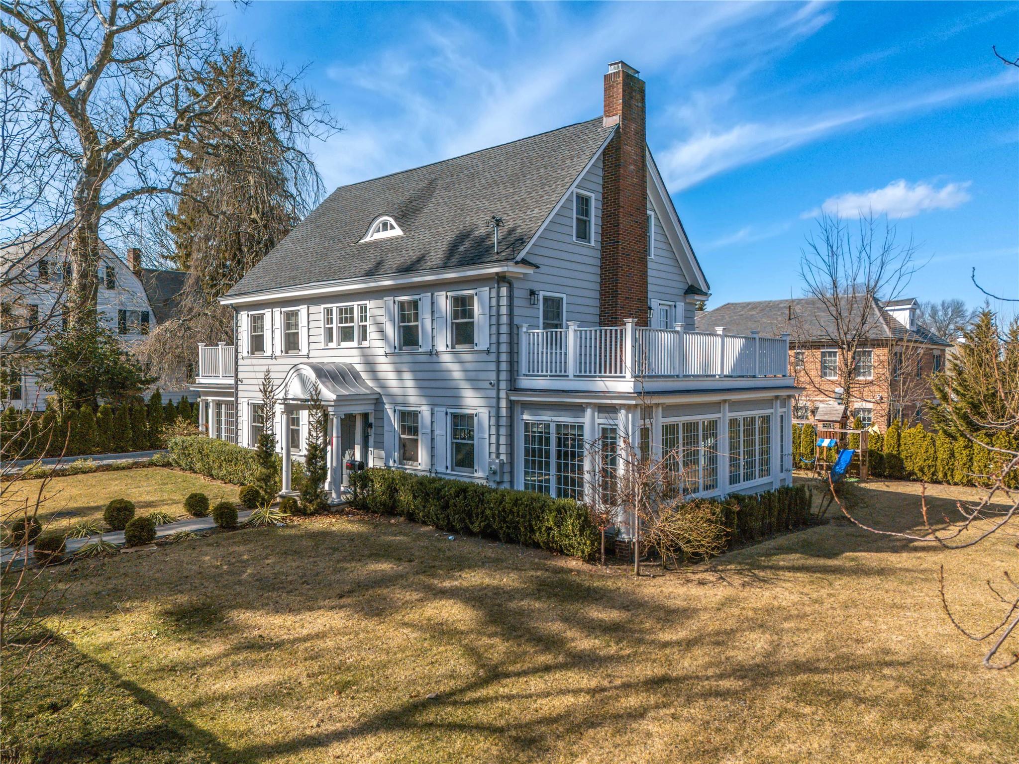 Douglaston, New York, 11363, United States, ,5 BathroomsBathrooms,Residential,Active,1741588