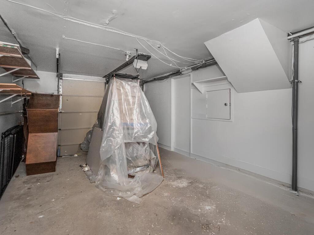 Bronx, New York, 10471, United States, 4 Bedrooms Bedrooms, ,3 BathroomsBathrooms,Residential,Active,1764906