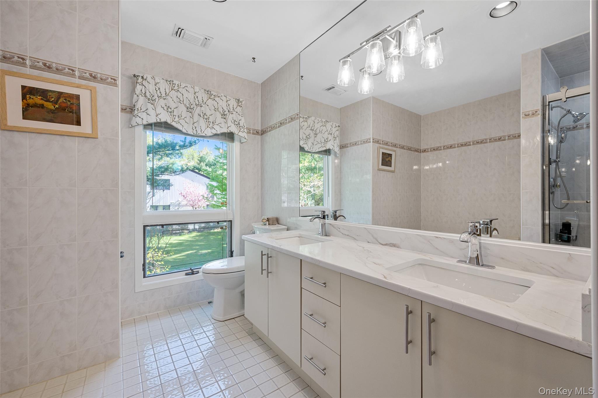 Manhasset, New York, 11030, United States, 5 Bedrooms Bedrooms, ,6 BathroomsBathrooms,Residential,Active,1788462