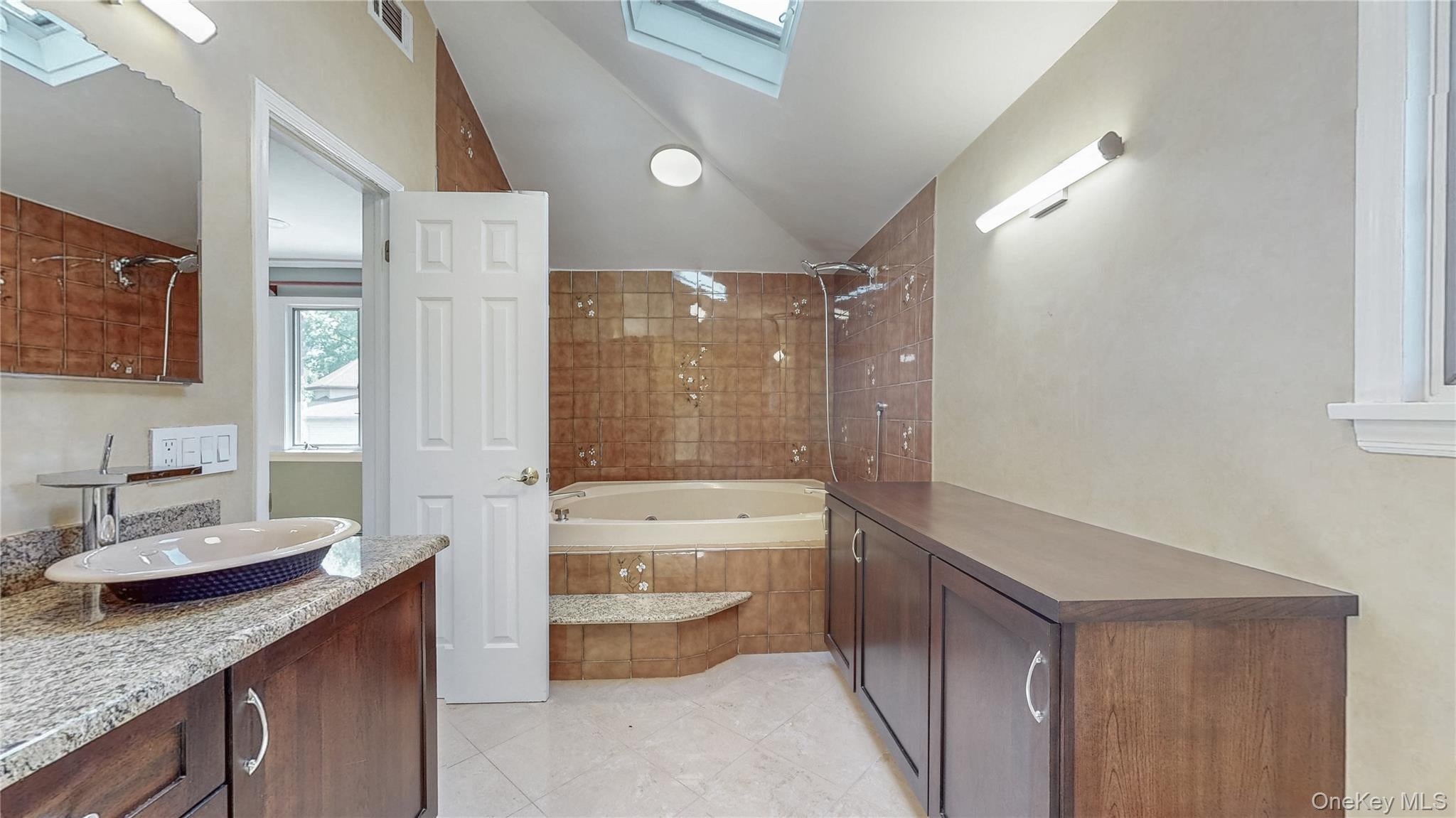 Bayside, New York, 11360, United States, 5 Bedrooms Bedrooms, ,3 BathroomsBathrooms,Residential,Active,1941326