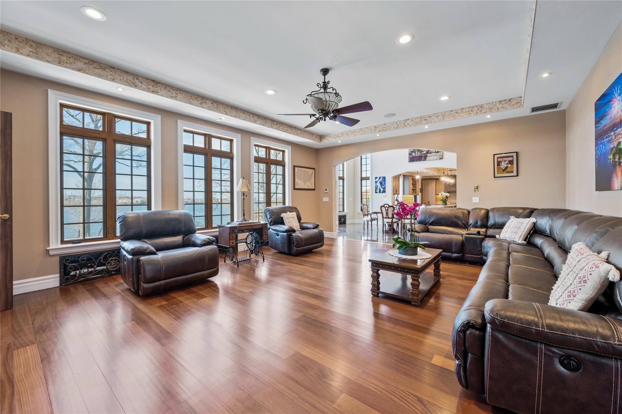 Malba, New York, 11357, United States, 5 Bedrooms Bedrooms, ,7 BathroomsBathrooms,Residential,Active,1761248