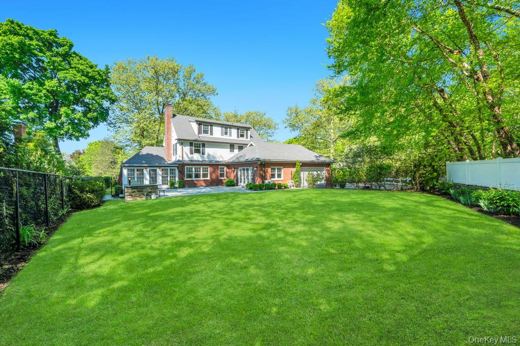 White Plains, New York, 10605, United States, 5 Bedrooms Bedrooms, ,4 BathroomsBathrooms,Residential,Pending,2045677