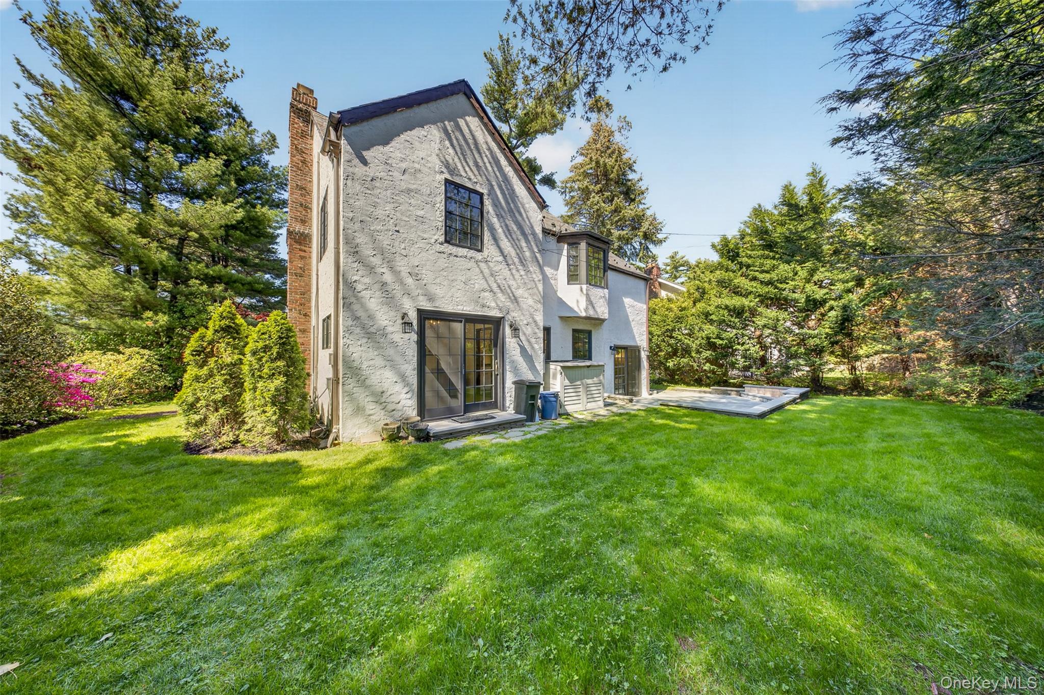 Manhasset, New York, 11030, United States, 4 Bedrooms Bedrooms, ,3 BathroomsBathrooms,Residential,Active,2045030