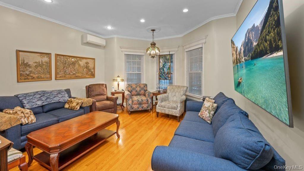 Brooklyn, New York, 11209, United States, 5 Bedrooms Bedrooms, ,3 BathroomsBathrooms,Residential,Active,1964285