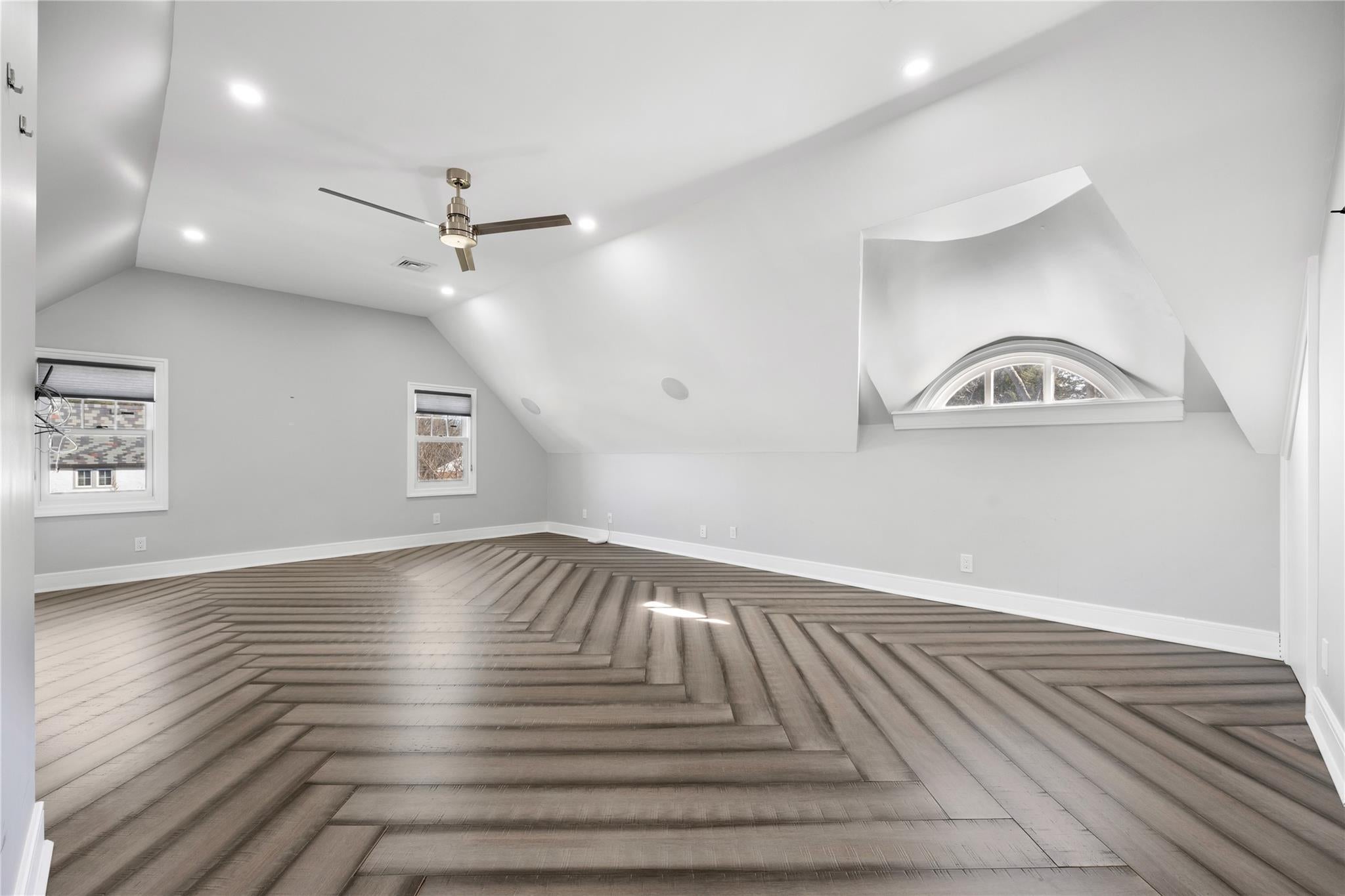 Douglaston, New York, 11363, United States, ,5 BathroomsBathrooms,Residential,Active,1741588
