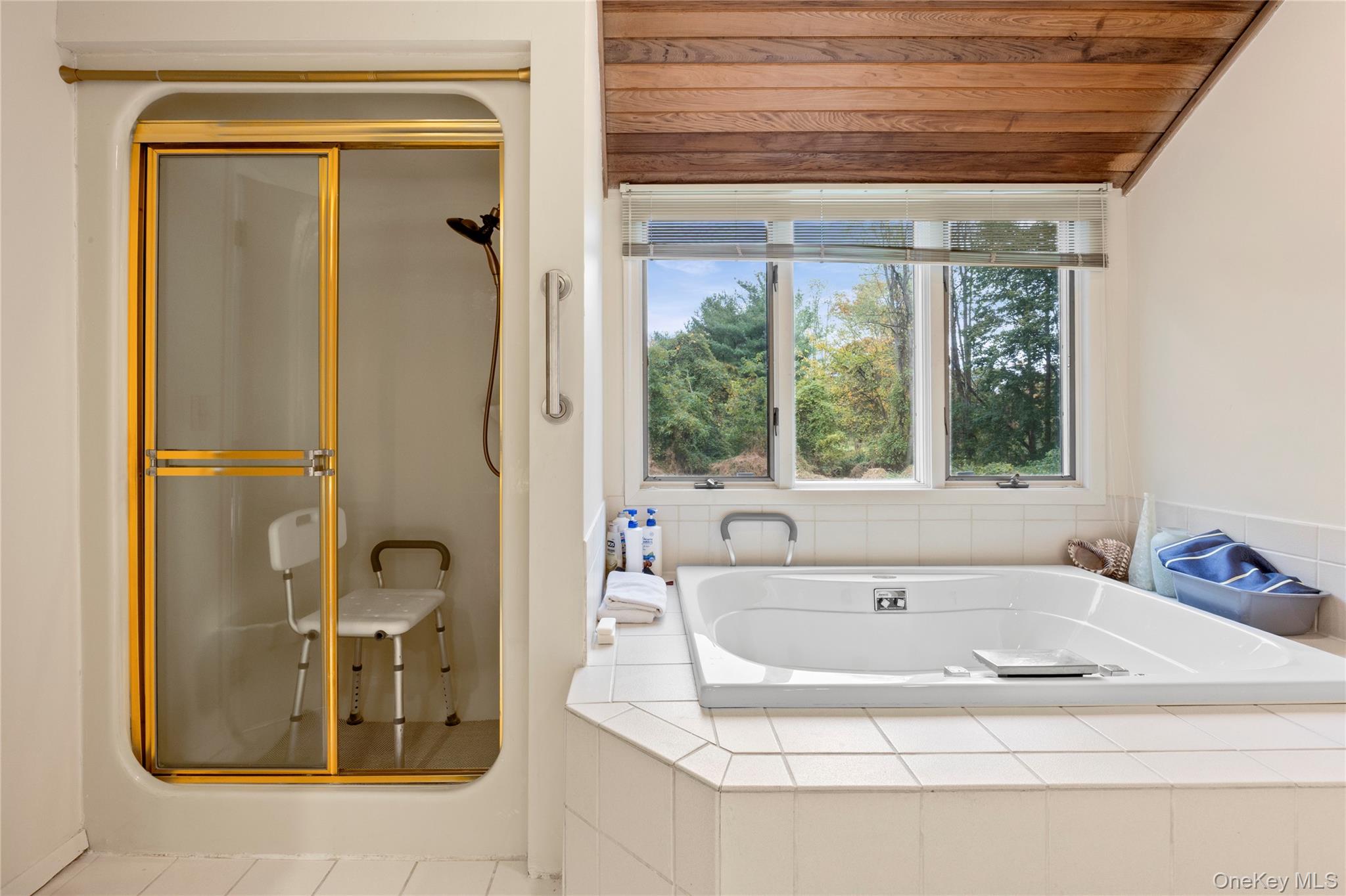 Saint James, New York, 11780, United States, 6 Bedrooms Bedrooms, ,5 BathroomsBathrooms,Residential,Active,1988457