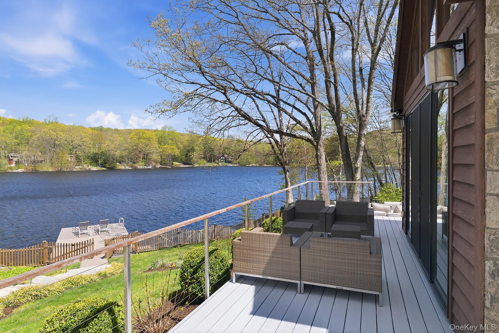 Putnam Valley, New York, 10579, United States, 3 Bedrooms Bedrooms, ,3 BathroomsBathrooms,Residential,Pending,2045595