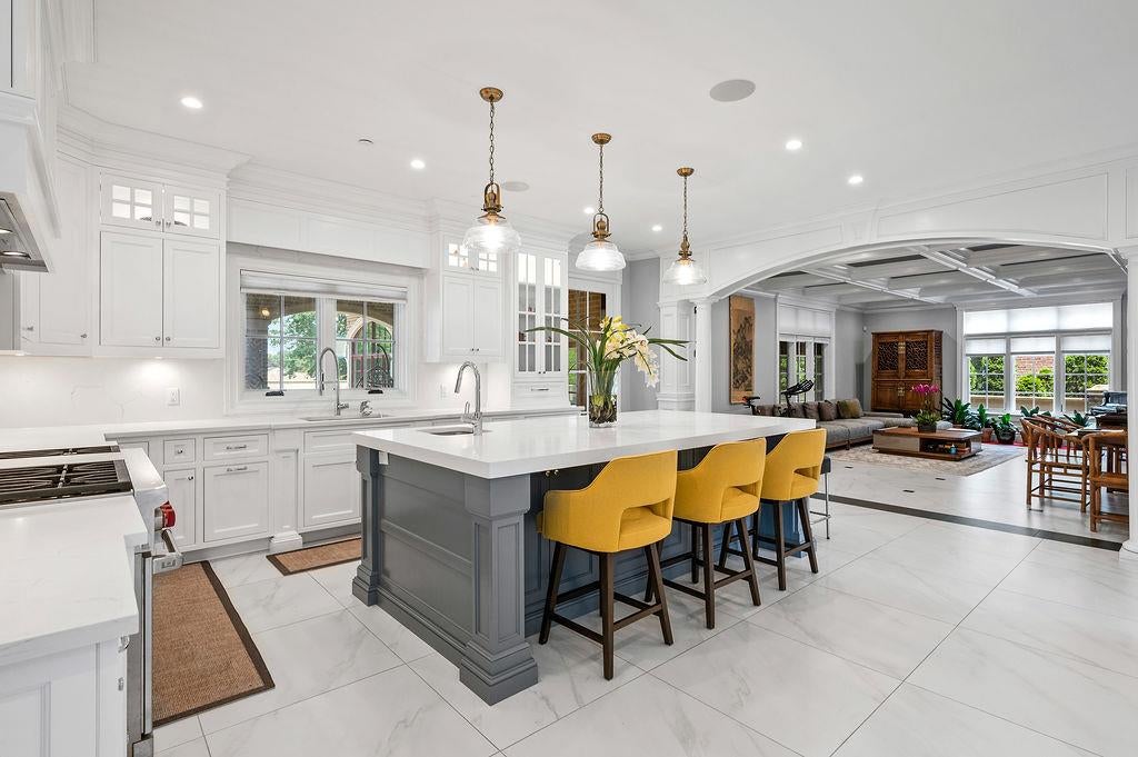 Little Neck, New York, 11362, United States, 5 Bedrooms Bedrooms, ,6 BathroomsBathrooms,Residential,Active,1908169