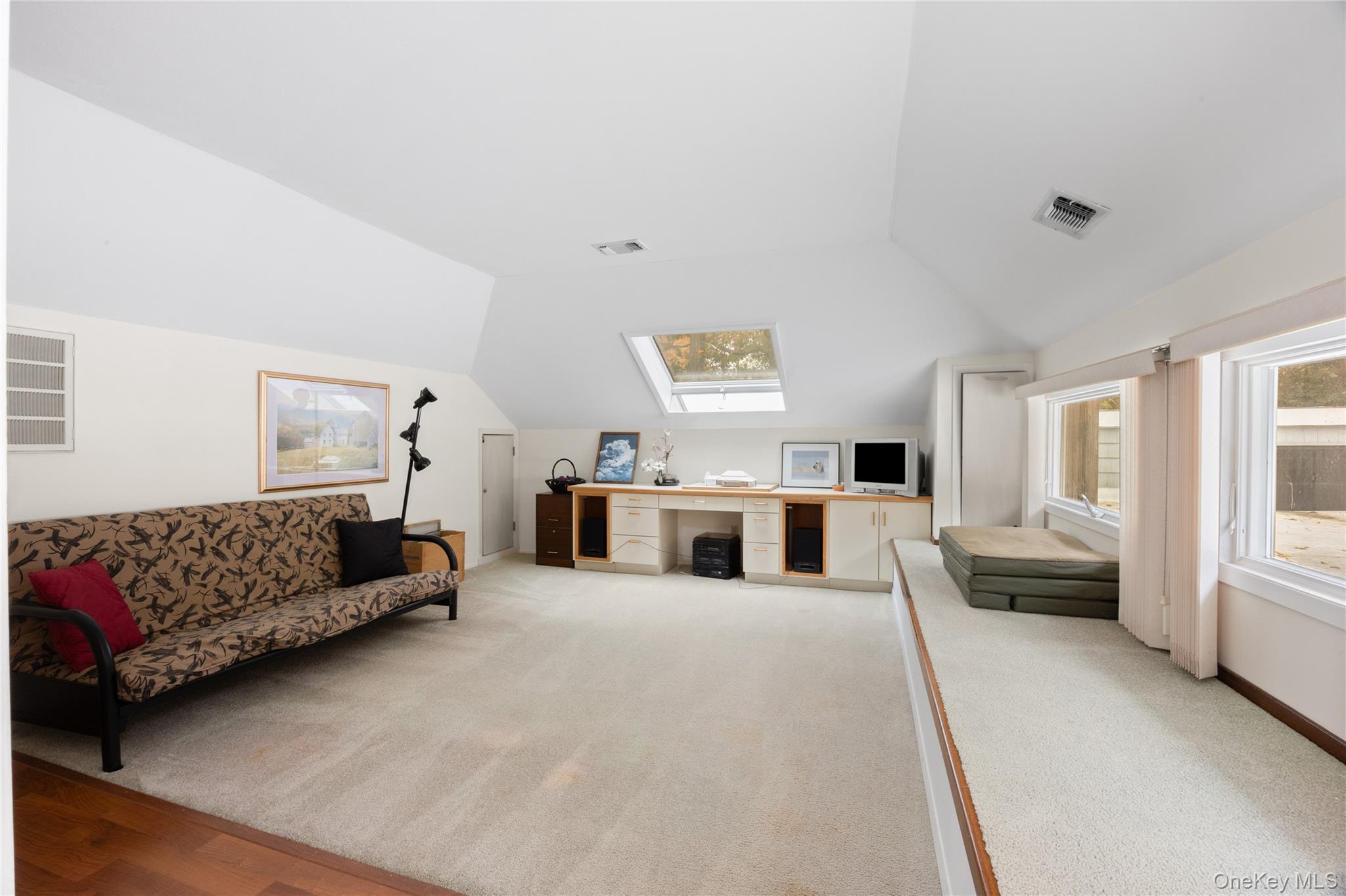 Saint James, New York, 11780, United States, 6 Bedrooms Bedrooms, ,5 BathroomsBathrooms,Residential,Active,1988457