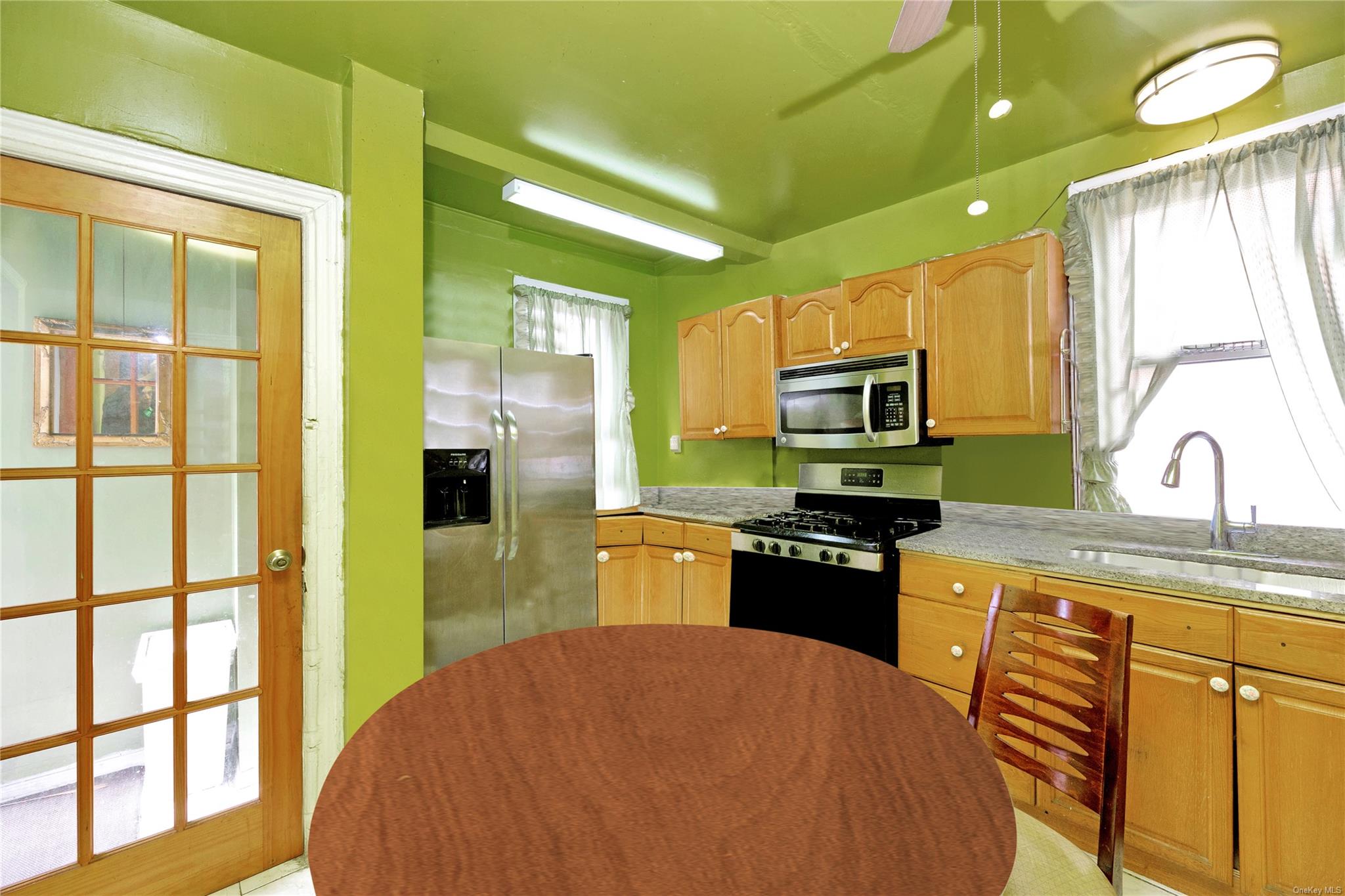 Elmhurst, New York, 11373, United States, ,7 BathroomsBathrooms,Residential,Pending,1825061