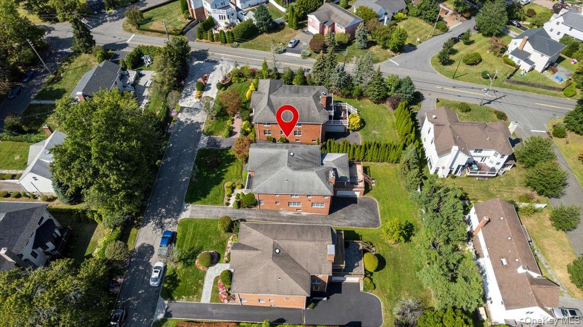 Scarsdale, New York, 10583, United States, 4 Bedrooms Bedrooms, ,4 BathroomsBathrooms,Residential,Active,1951822