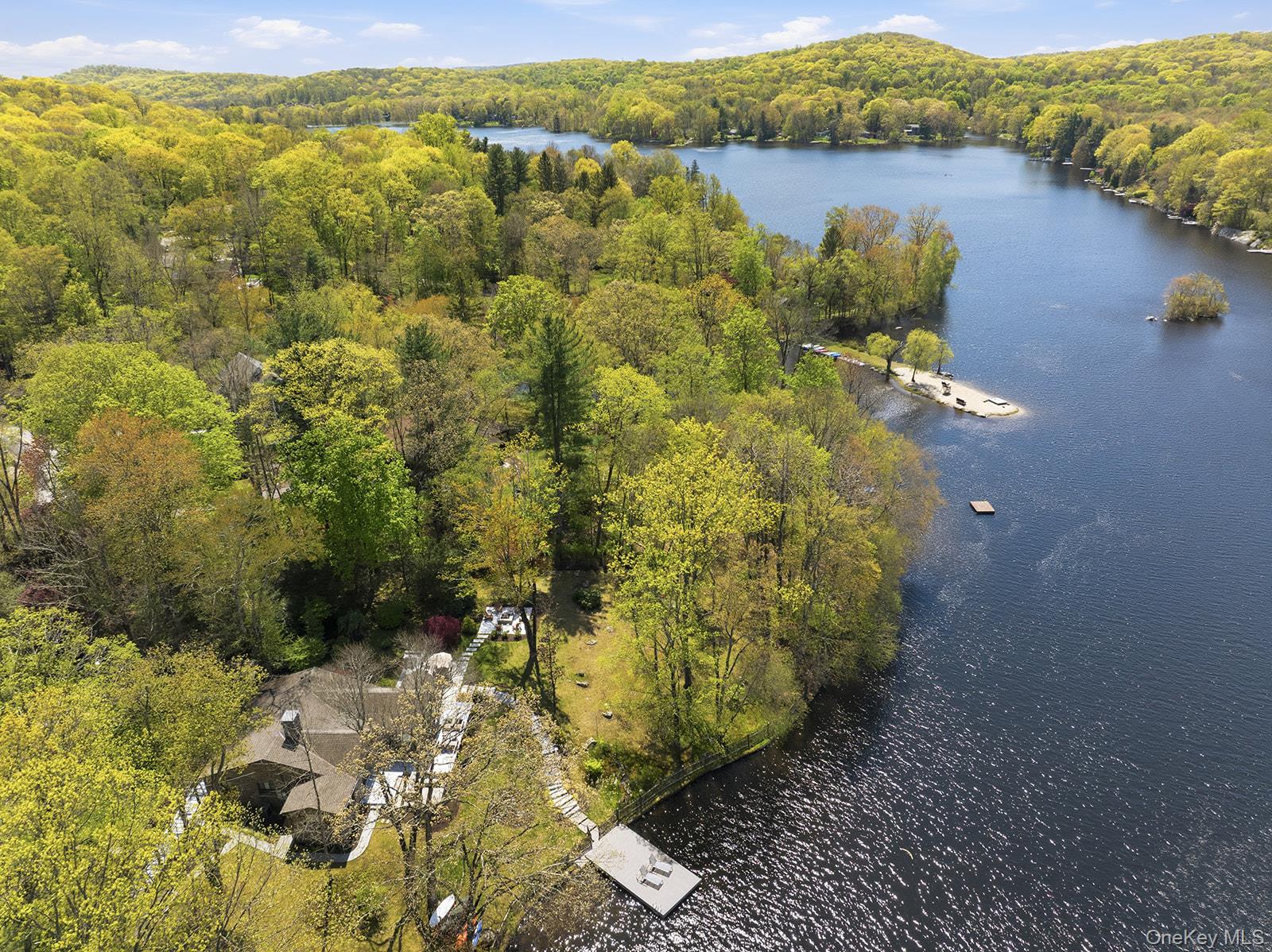 Putnam Valley, New York, 10579, United States, 3 Bedrooms Bedrooms, ,3 BathroomsBathrooms,Residential,Pending,2045595