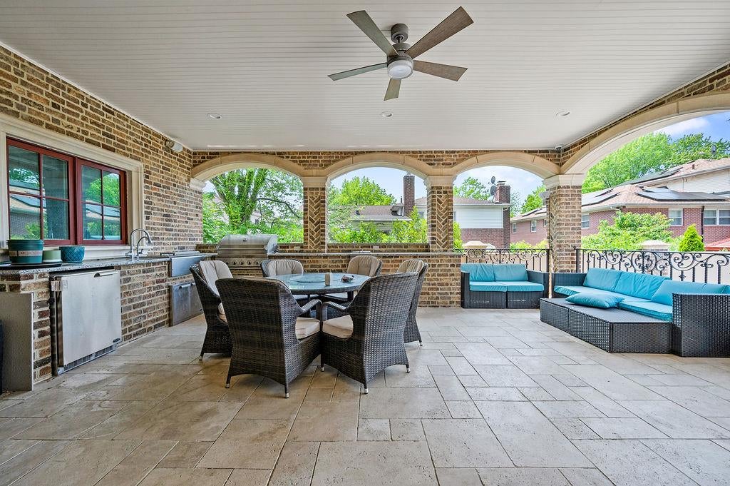 Little Neck, New York, 11362, United States, 5 Bedrooms Bedrooms, ,6 BathroomsBathrooms,Residential,Active,1908169