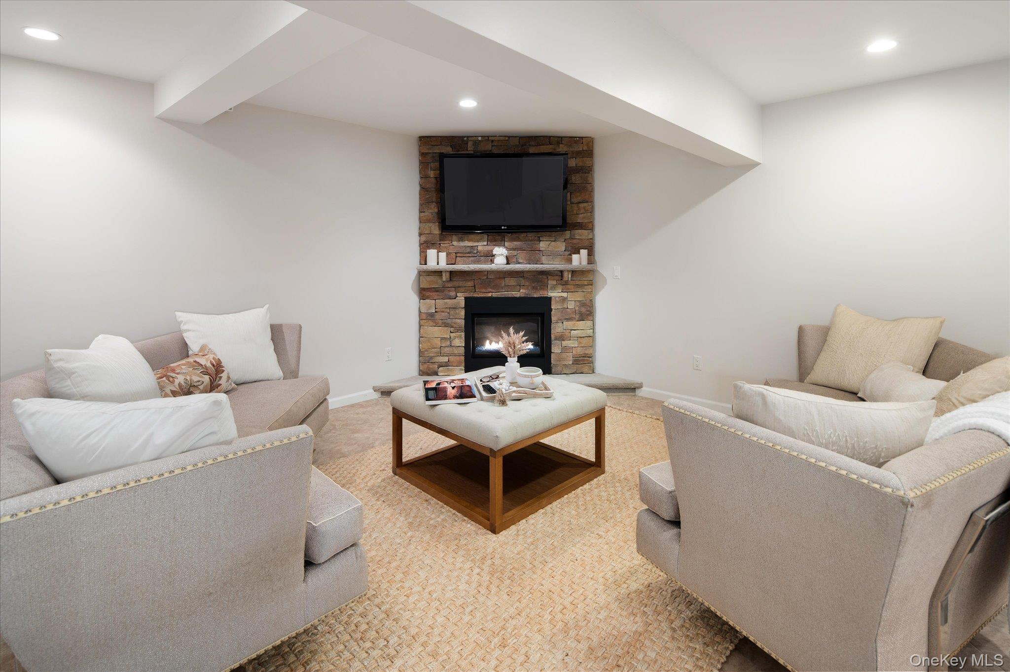 Mahopac, New York, 10541, United States, 4 Bedrooms Bedrooms, ,4 BathroomsBathrooms,Residential,Active,2045784