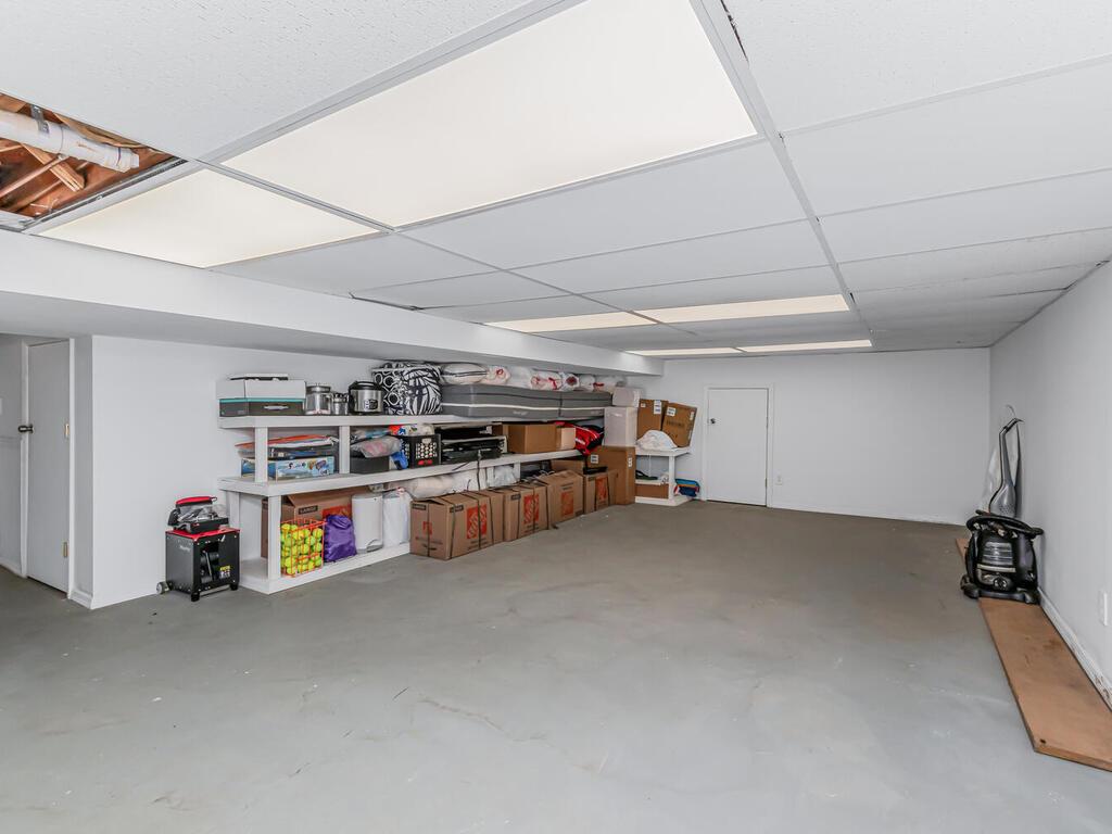 East Hampton, New York, 11937, United States, ,3 BathroomsBathrooms,Residential,Active,1843880