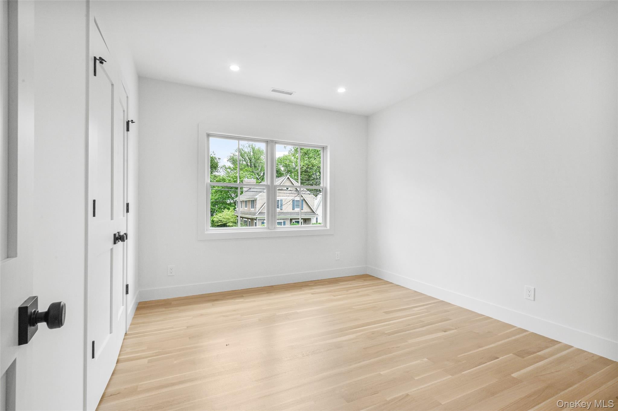 Scarsdale, New York, 10583, United States, 5 Bedrooms Bedrooms, ,5 BathroomsBathrooms,Residential,Active,1888466