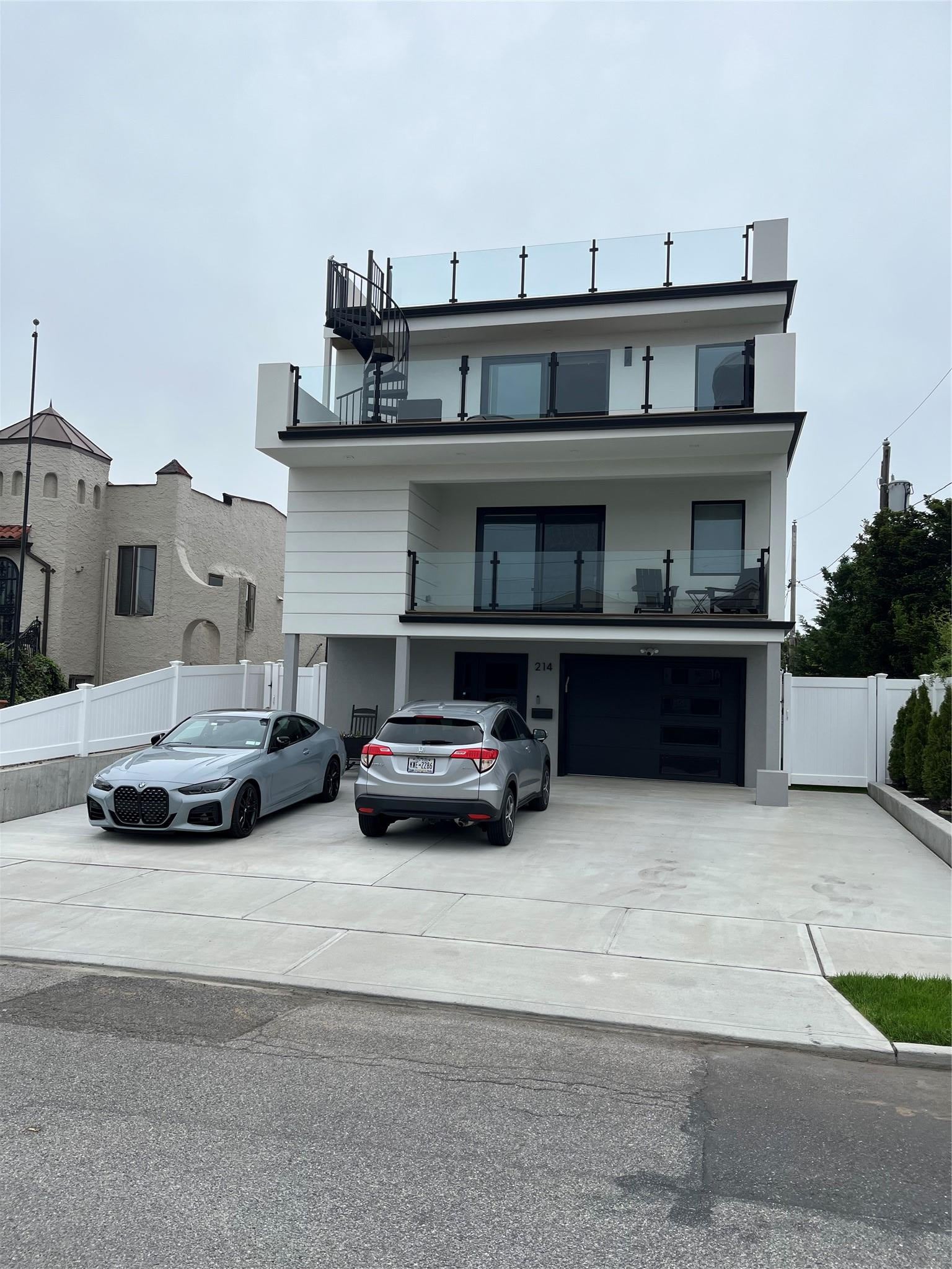 Long Beach, New York, 11561, United States, 4 Bedrooms Bedrooms, ,4 BathroomsBathrooms,Residential,Active,1820446