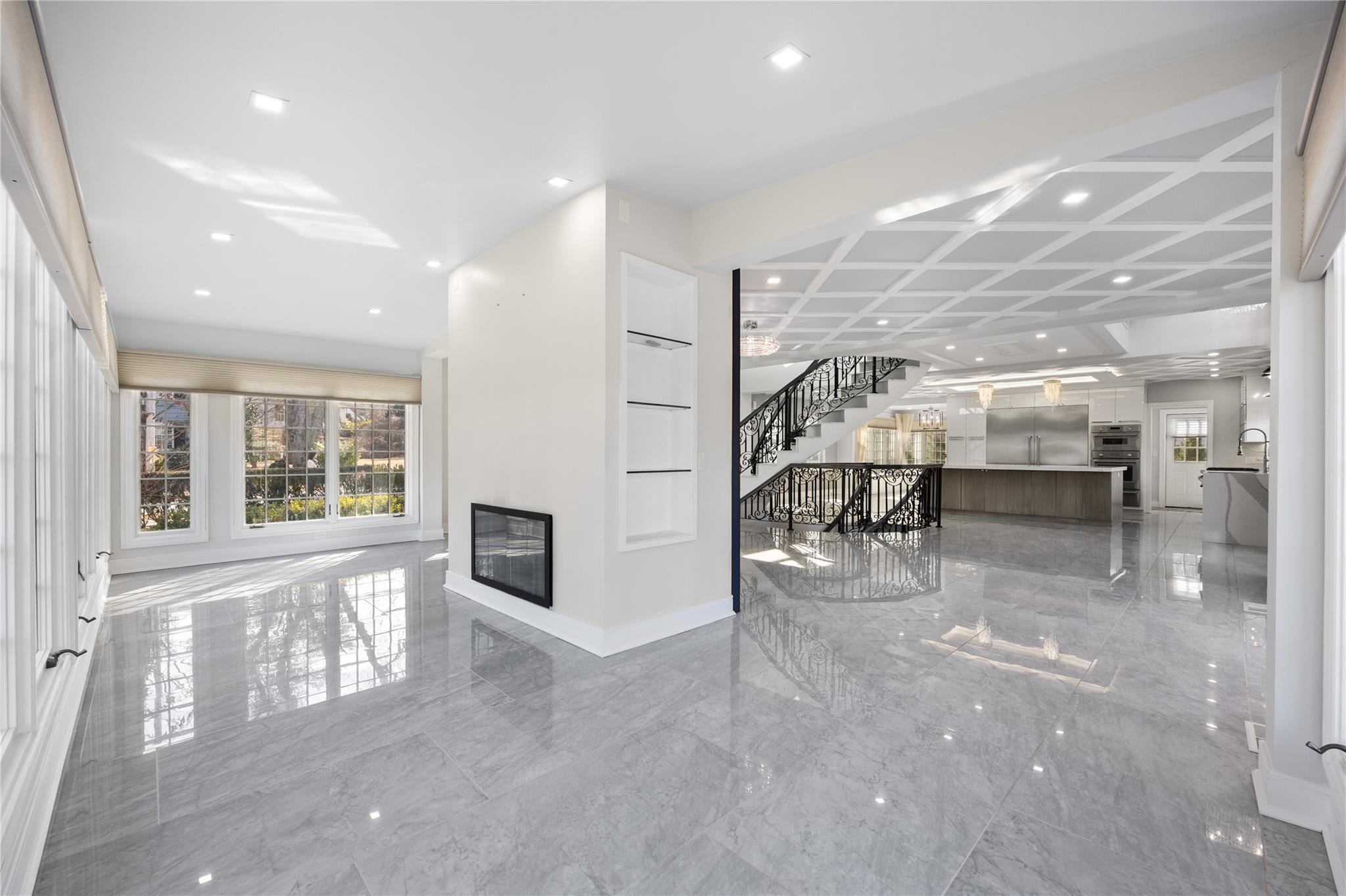 Douglaston, New York, 11363, United States, ,5 BathroomsBathrooms,Residential,Active,1741588