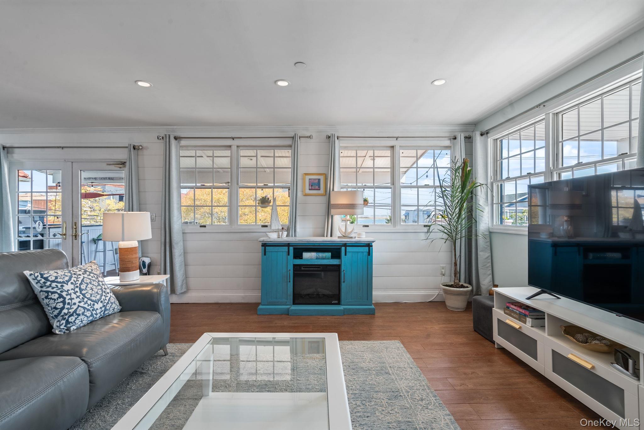Long Beach, New York, 11561, United States, 4 Bedrooms Bedrooms, ,3 BathroomsBathrooms,Residential,Active,2008919