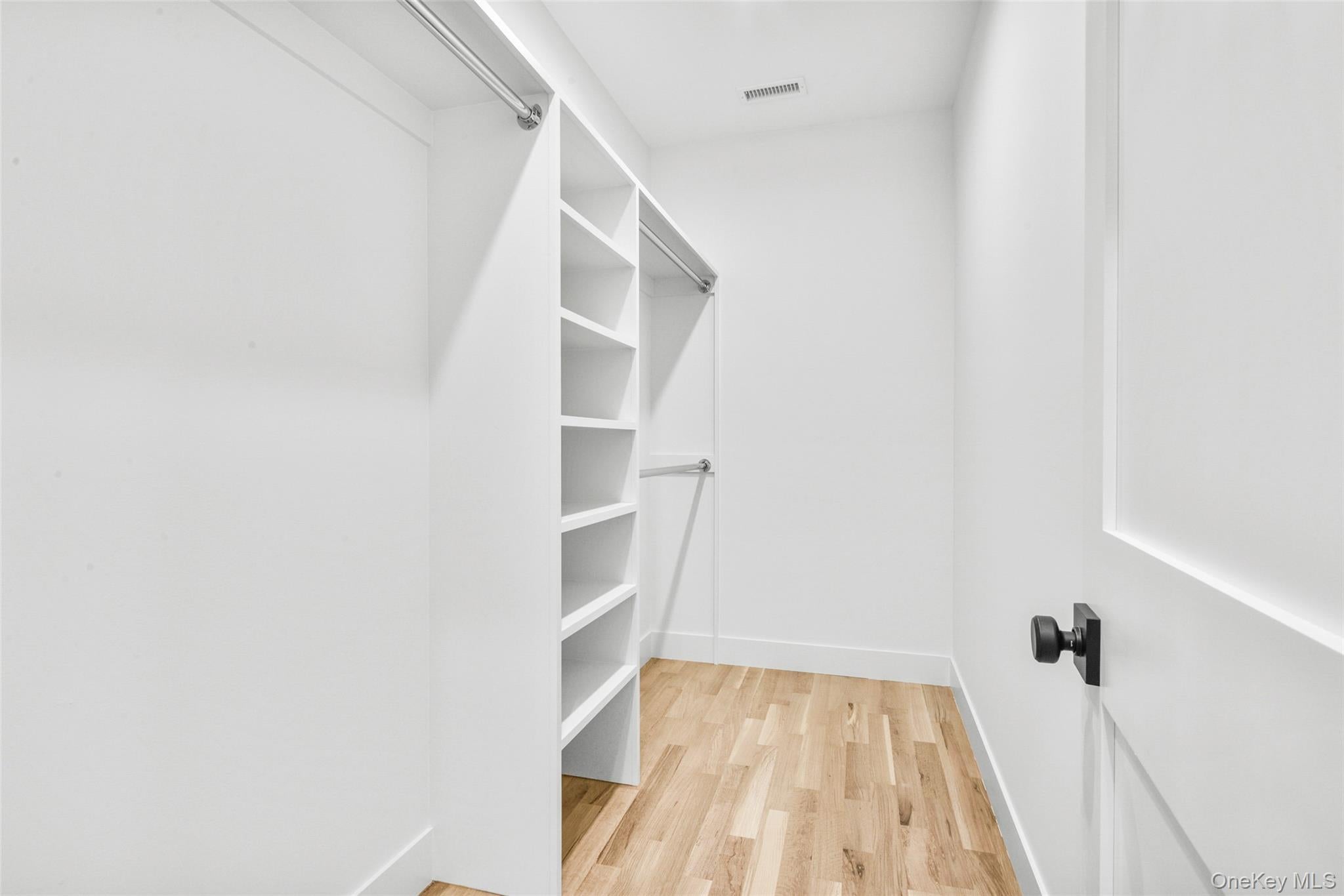 Scarsdale, New York, 10583, United States, 5 Bedrooms Bedrooms, ,5 BathroomsBathrooms,Residential,Active,1888466