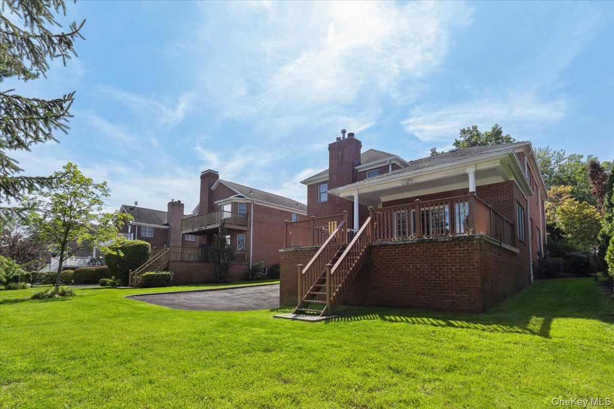 Scarsdale, New York, 10583, United States, 4 Bedrooms Bedrooms, ,4 BathroomsBathrooms,Residential,Active,1951822