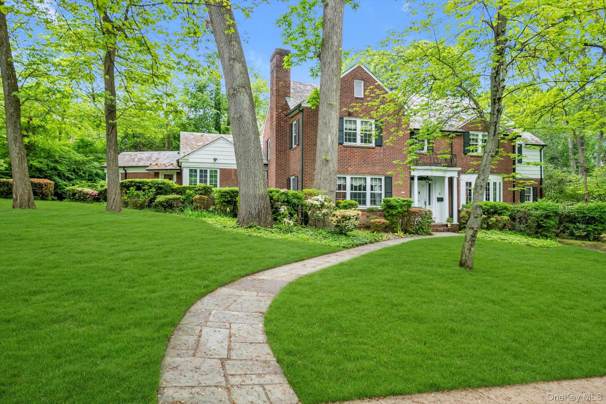 Great Neck, New York, 11021, United States, 5 Bedrooms Bedrooms, ,6 BathroomsBathrooms,Residential,Active,1824539
