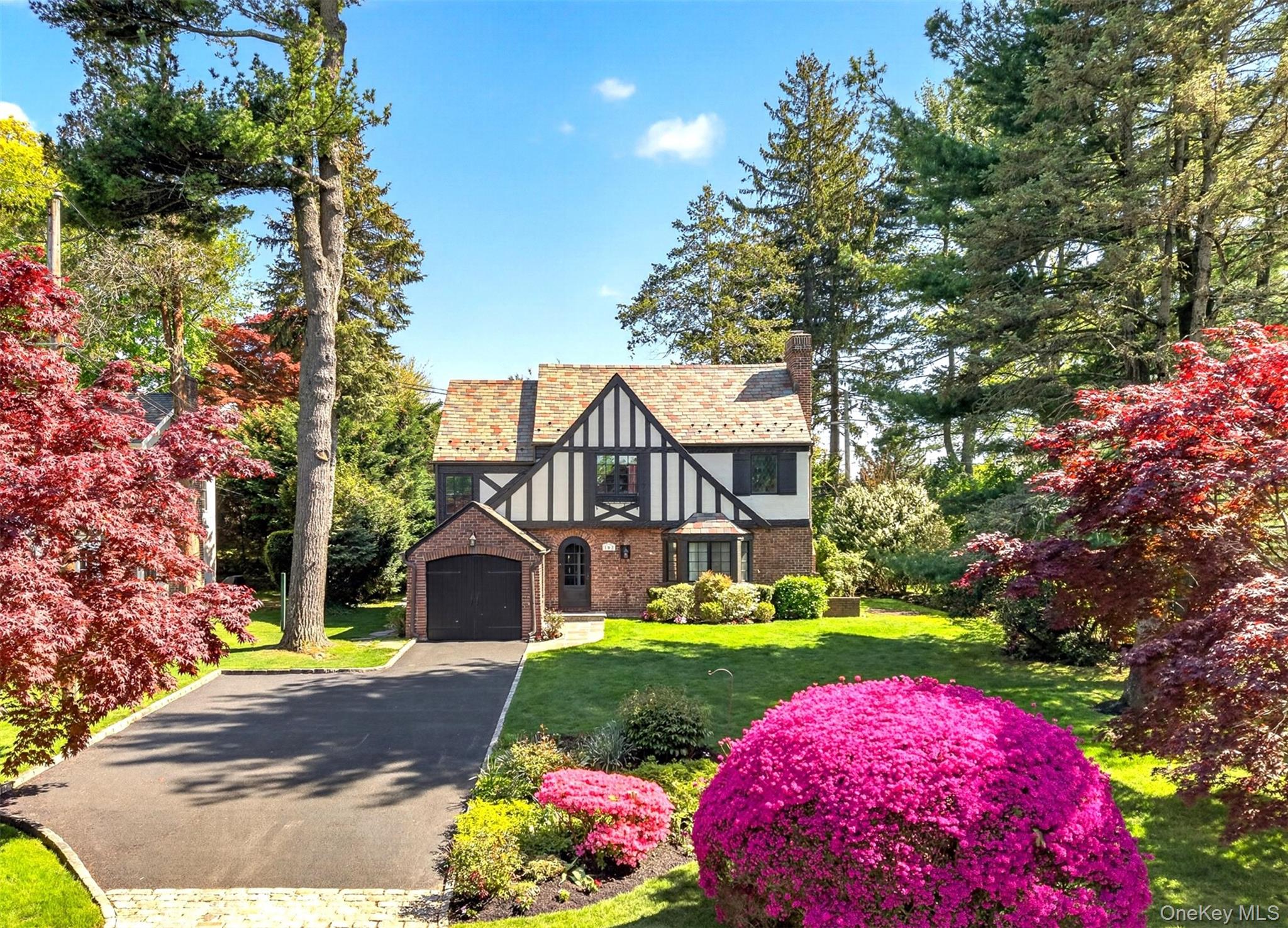 Manhasset, New York, 11030, United States, 4 Bedrooms Bedrooms, ,3 BathroomsBathrooms,Residential,Active,2045030