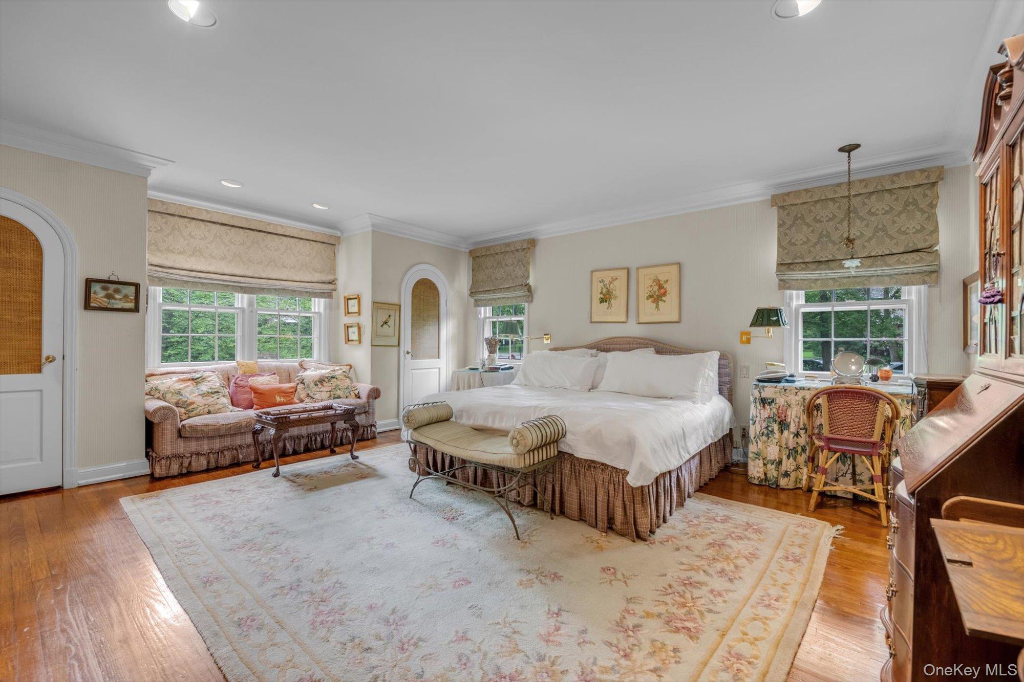 Great Neck, New York, 11021, United States, 5 Bedrooms Bedrooms, ,6 BathroomsBathrooms,Residential,Active,1824539