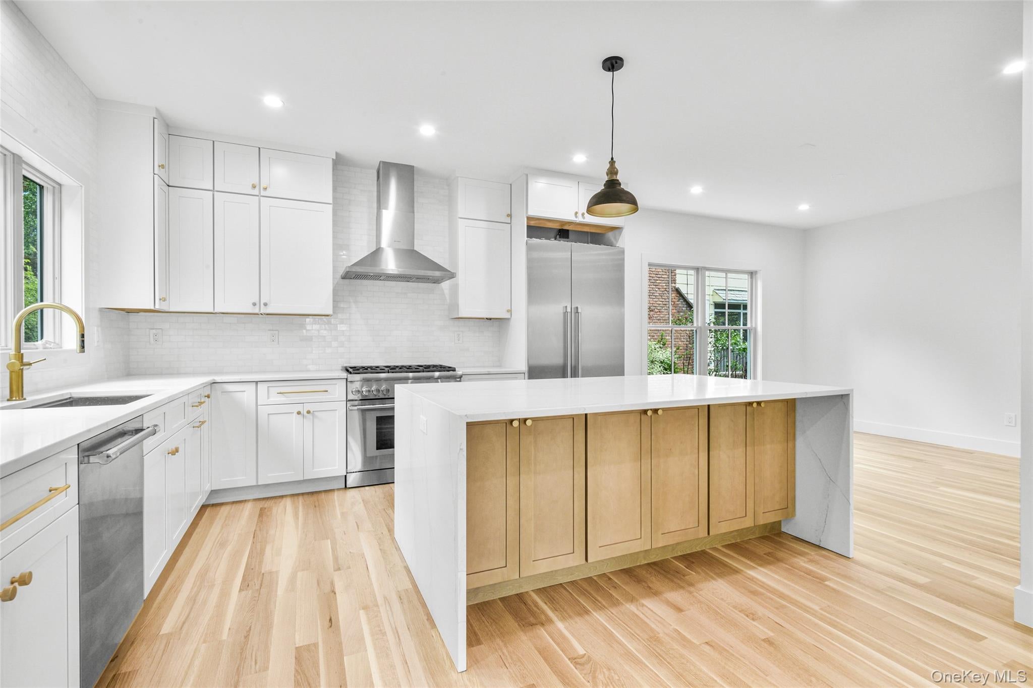 Scarsdale, New York, 10583, United States, 5 Bedrooms Bedrooms, ,5 BathroomsBathrooms,Residential,Active,1888466