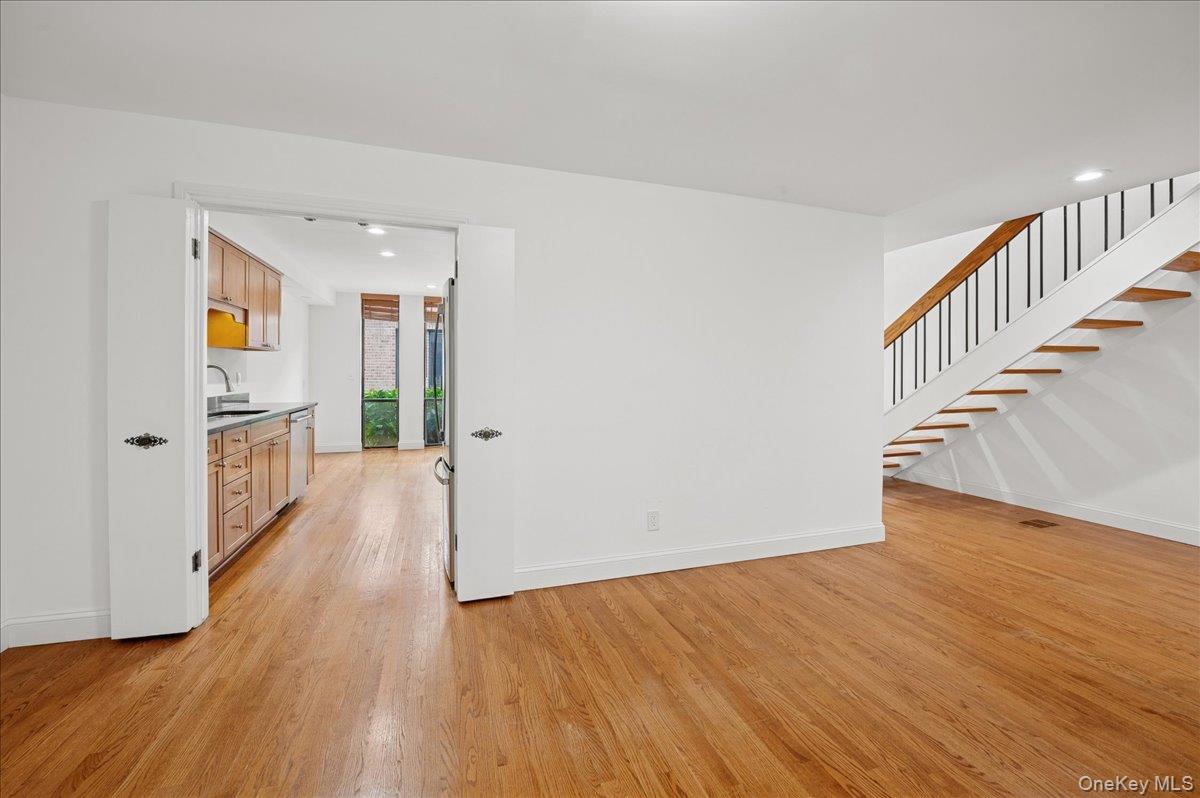 Rye, New York, 10580, United States, 3 Bedrooms Bedrooms, ,3 BathroomsBathrooms,Residential,Active,1973541