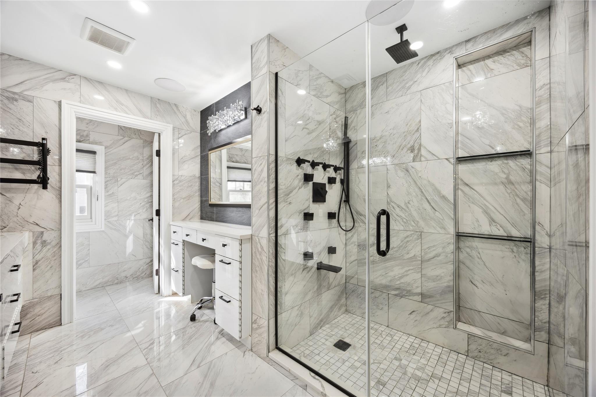 Douglaston, New York, 11363, United States, ,5 BathroomsBathrooms,Residential,Active,1741588