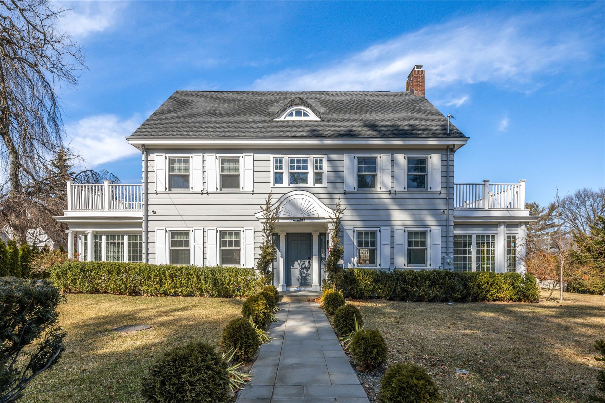 Douglaston, New York, 11363, United States, ,5 BathroomsBathrooms,Residential,Active,1741588