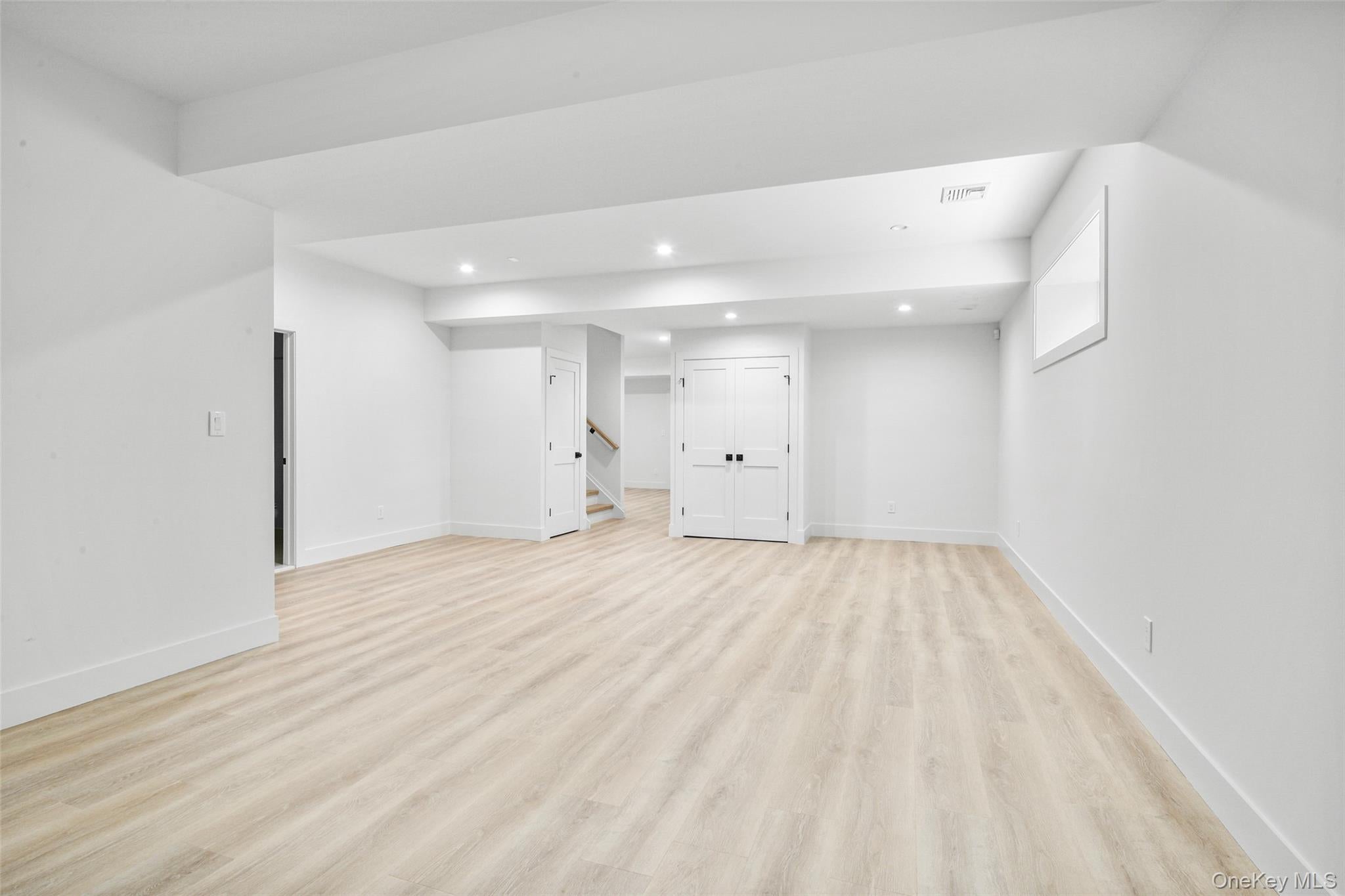 Scarsdale, New York, 10583, United States, 5 Bedrooms Bedrooms, ,5 BathroomsBathrooms,Residential,Active,1888466