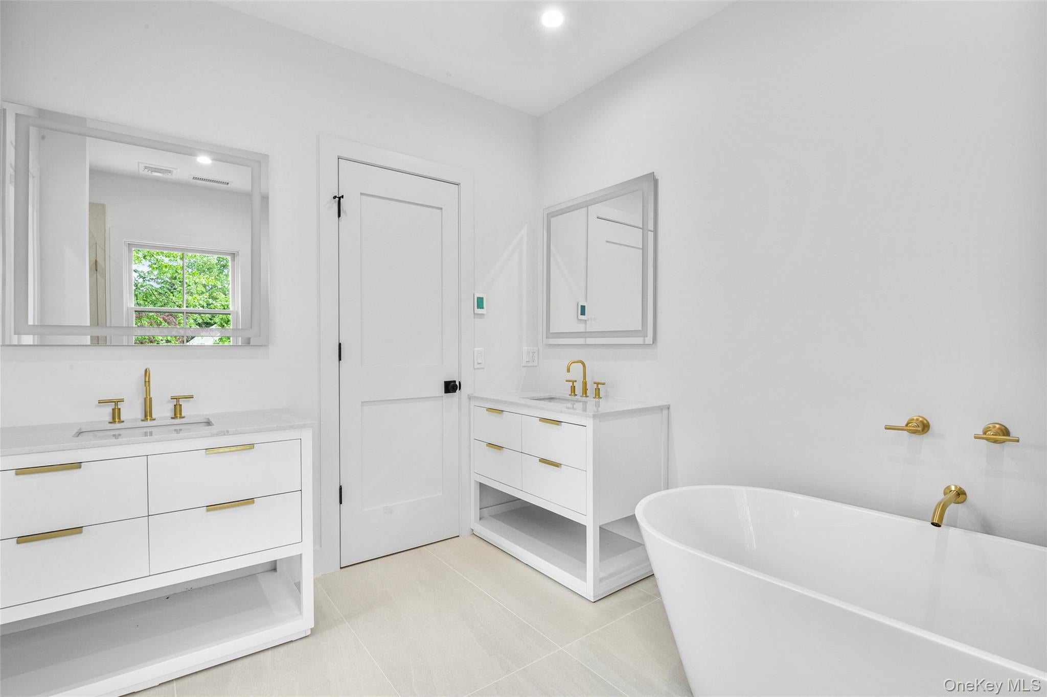 Scarsdale, New York, 10583, United States, 5 Bedrooms Bedrooms, ,5 BathroomsBathrooms,Residential,Active,1888466