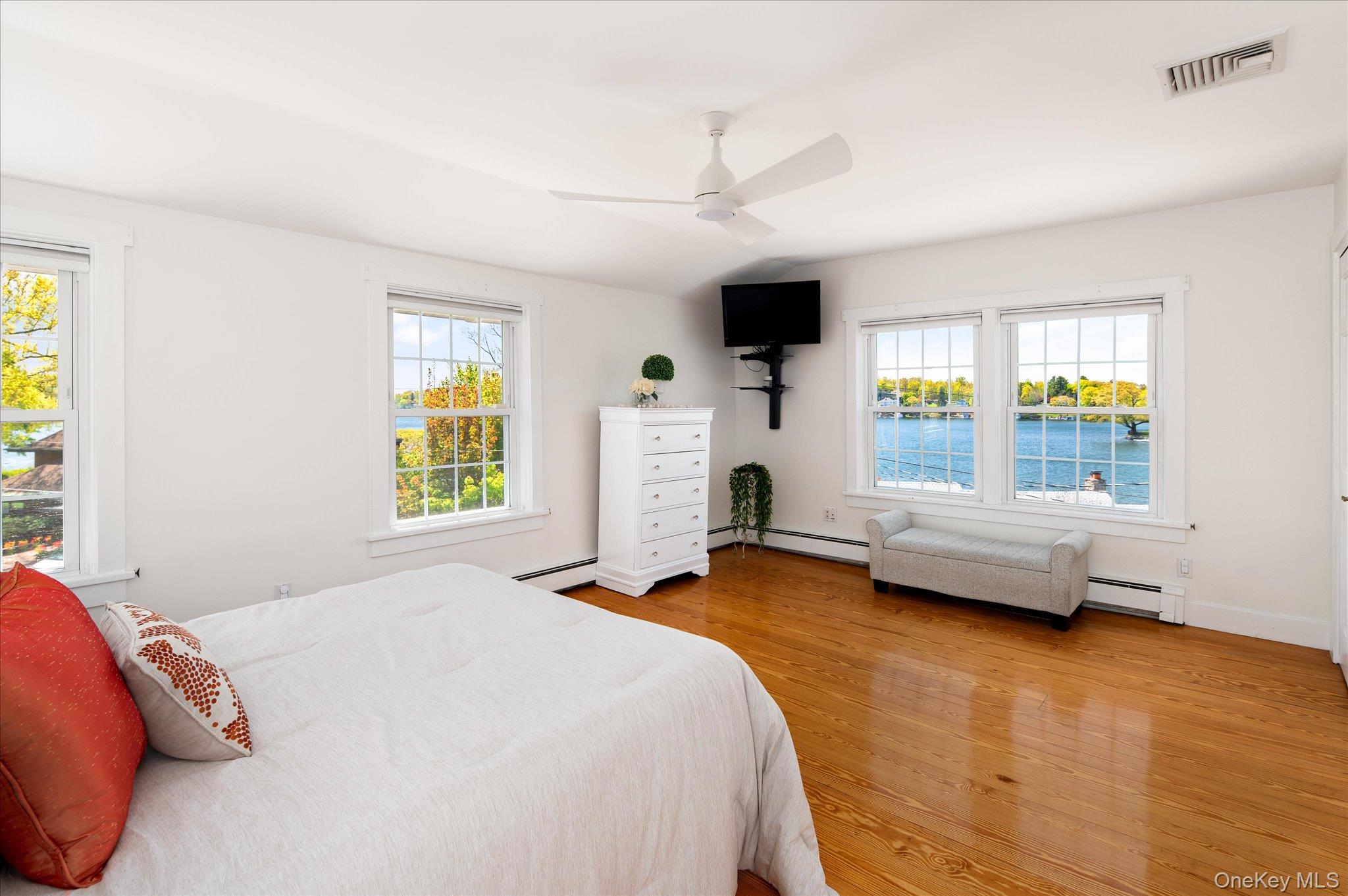 Mahopac, New York, 10541, United States, 4 Bedrooms Bedrooms, ,4 BathroomsBathrooms,Residential,Active,2045784