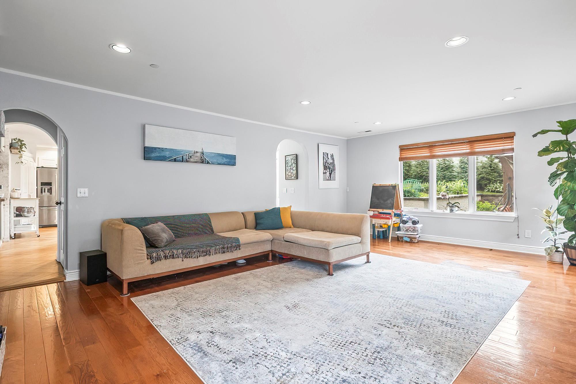 West Harrison, New York, 10604, United States, 4 Bedrooms Bedrooms, ,4 BathroomsBathrooms,Residential,Active,1798072