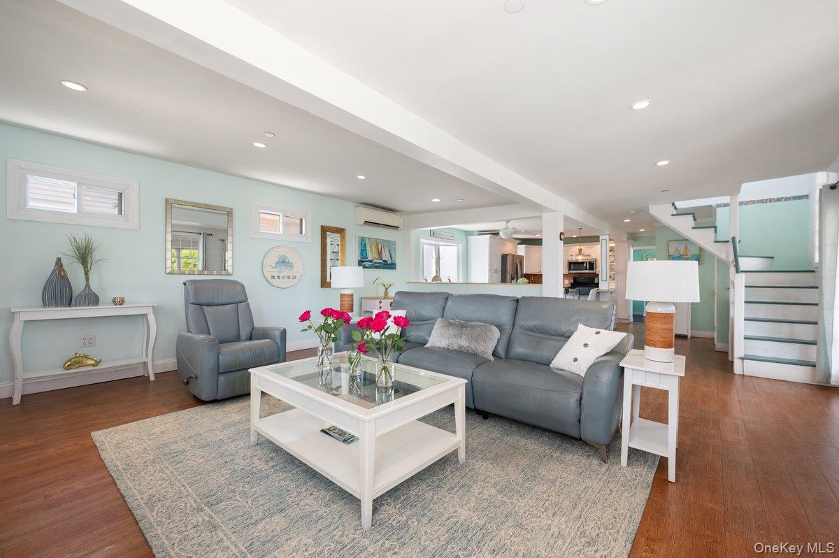 Long Beach, New York, 11561, United States, 3 Bedrooms Bedrooms, ,3 BathroomsBathrooms,Residential,Active,1886845