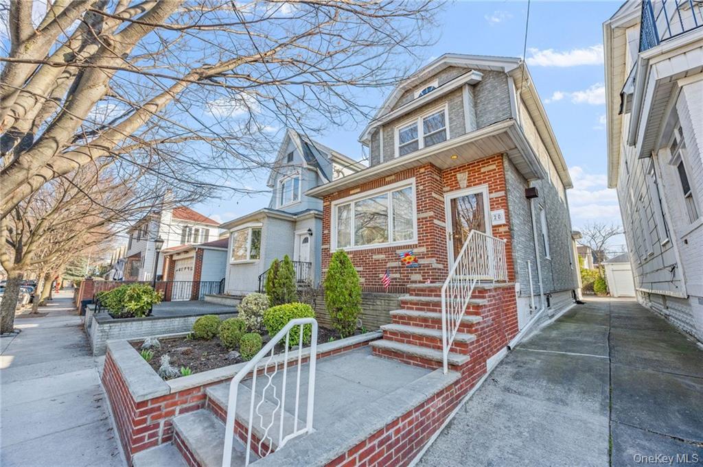 Brooklyn, New York, 11209, United States, 3 Bedrooms Bedrooms, ,2 BathroomsBathrooms,Residential,Active,2043128